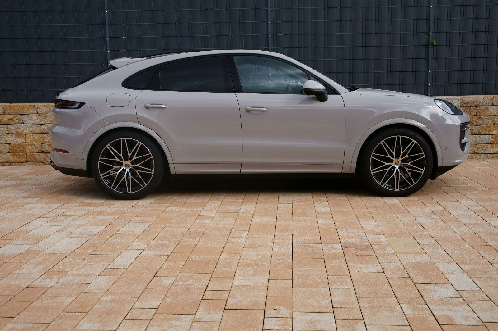 Porsche Cayenne Coupe SportDesign *MEGA-SPEC*P-DISPLAY*