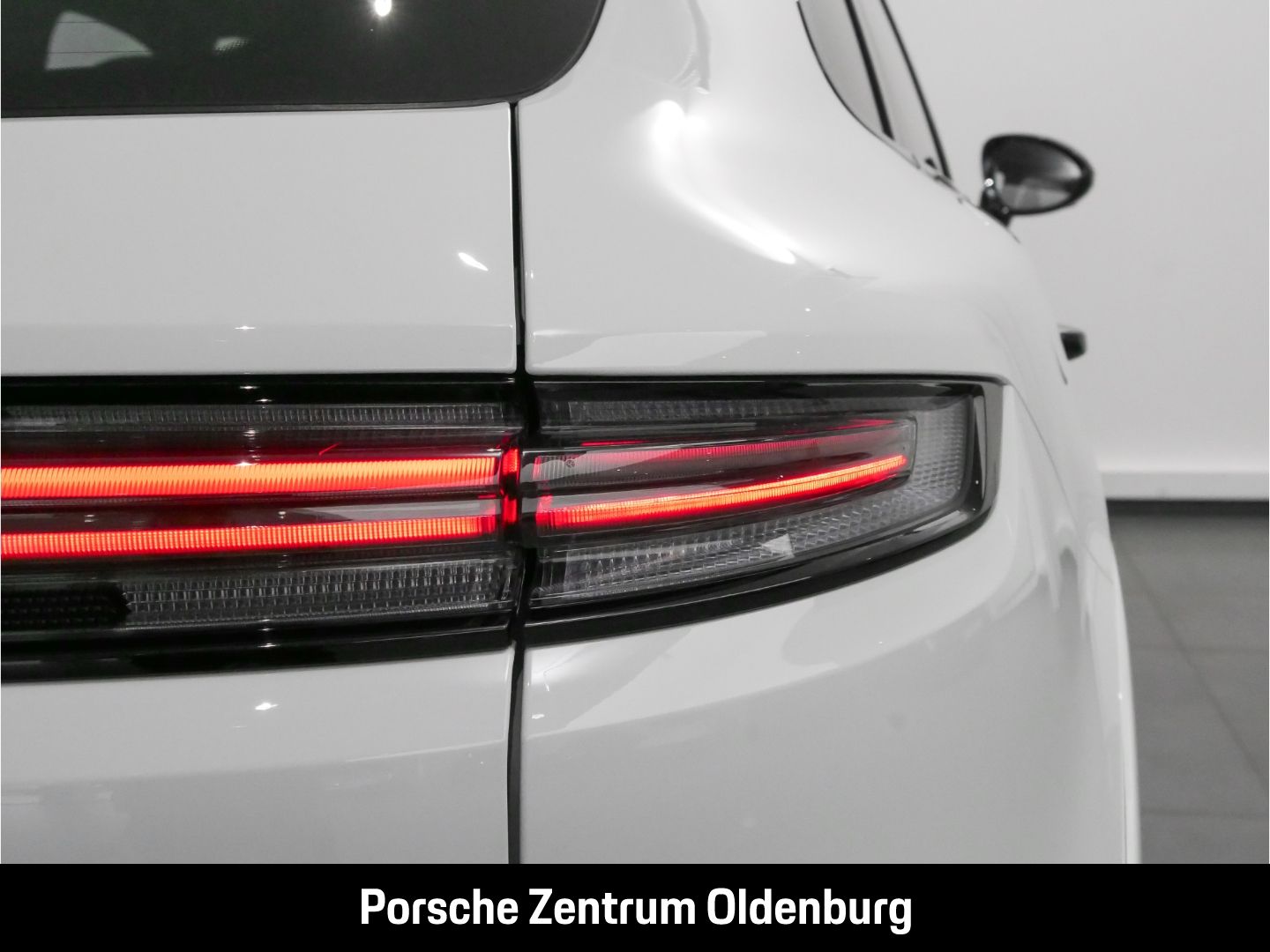 Porsche Cayenne E-Hybrid InnoDrive AHK Sportabgas 18 Weg