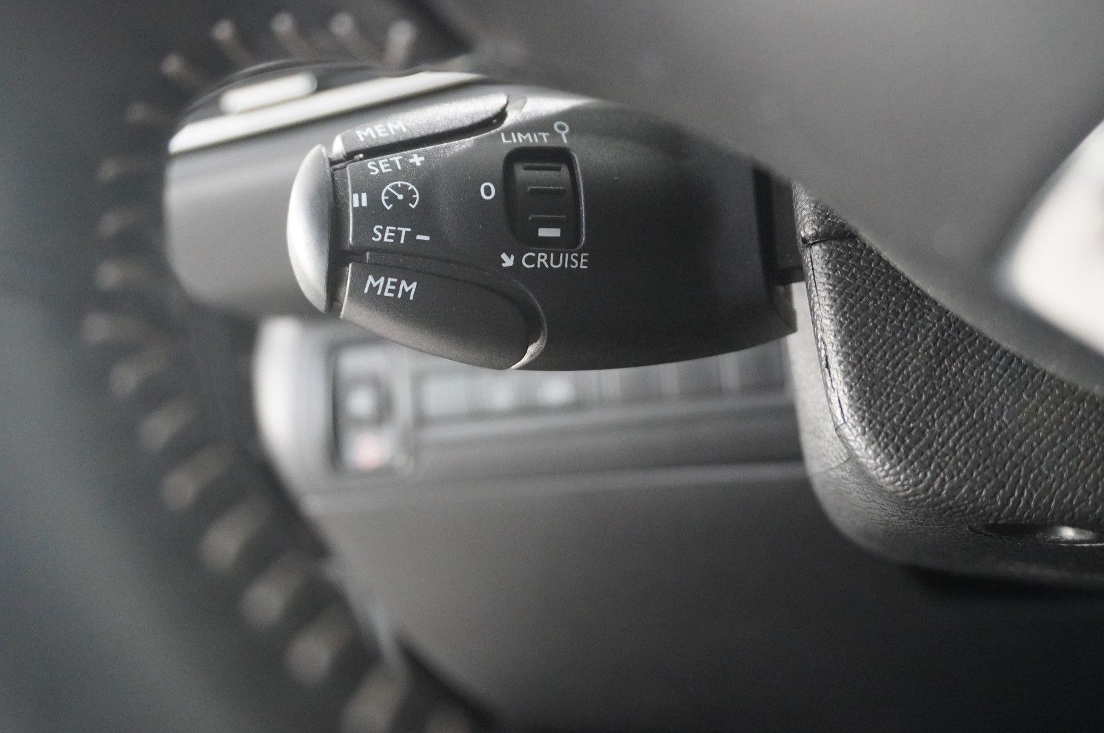 Peugeot 308 SW 1.5D ALLURE BUSINESS - Samsaru's Car Outlet