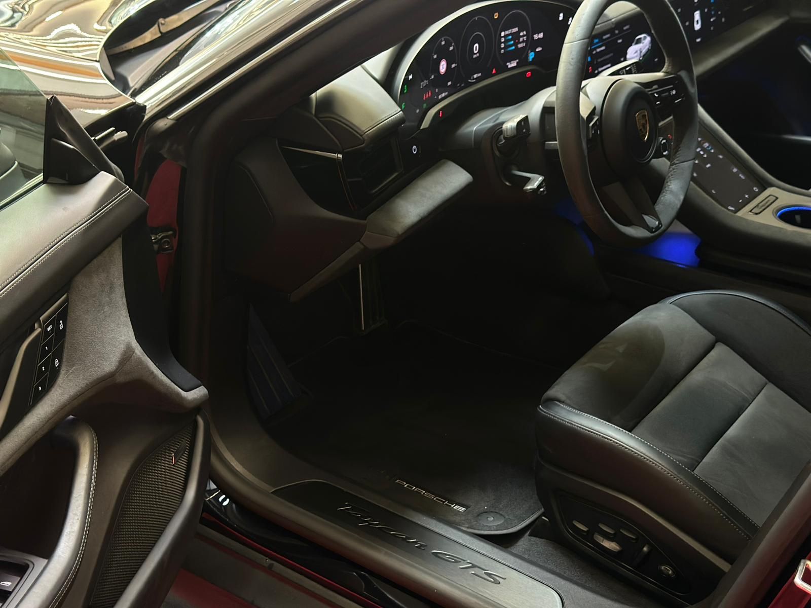 Porsche TAYCAN GTS FULL OPTION BEIFAHRER DISPLAY