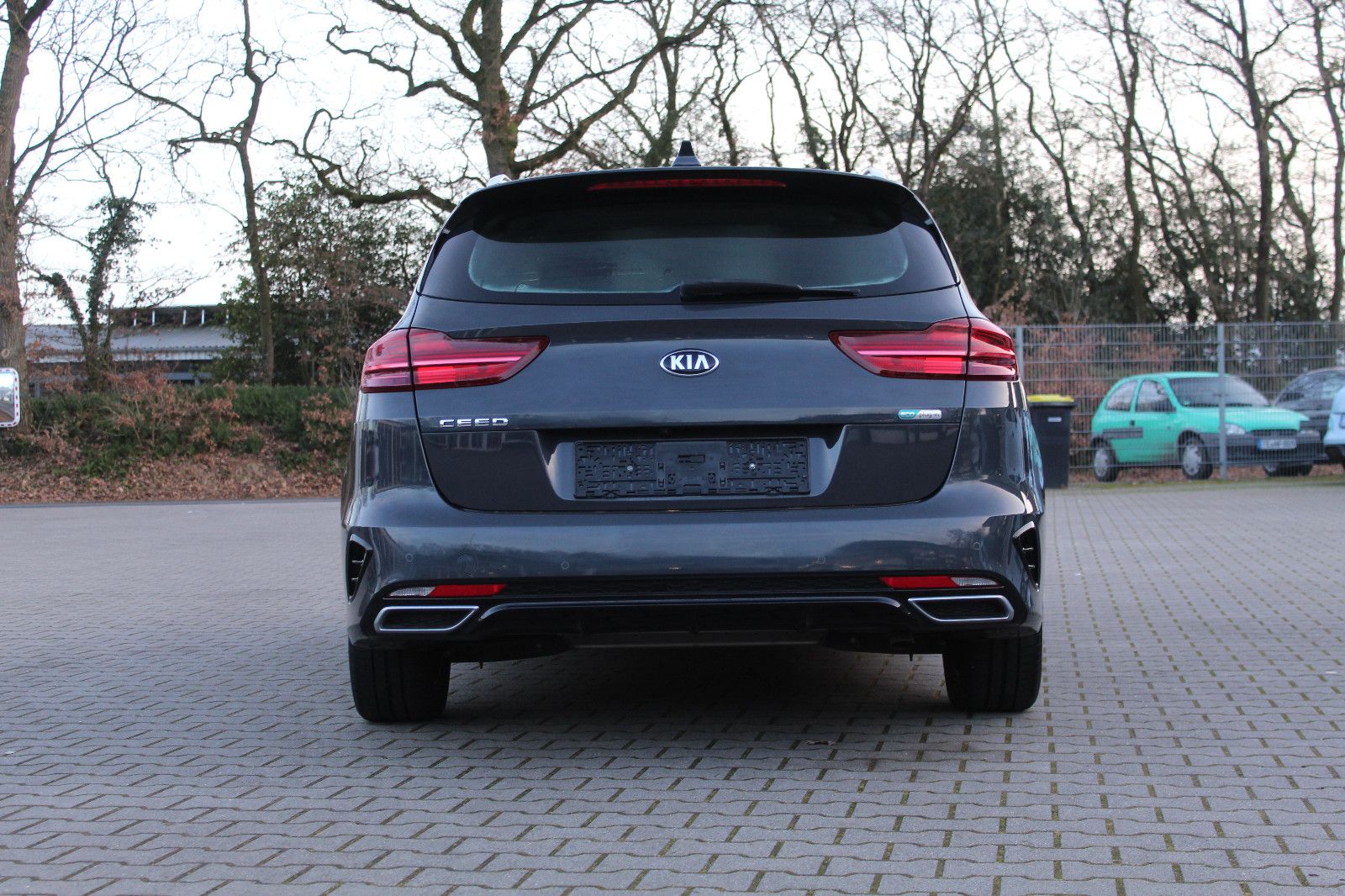 Kia Ceed Sportswagon Plug-in Hybrid Vision - Samsaru's Car Outlet