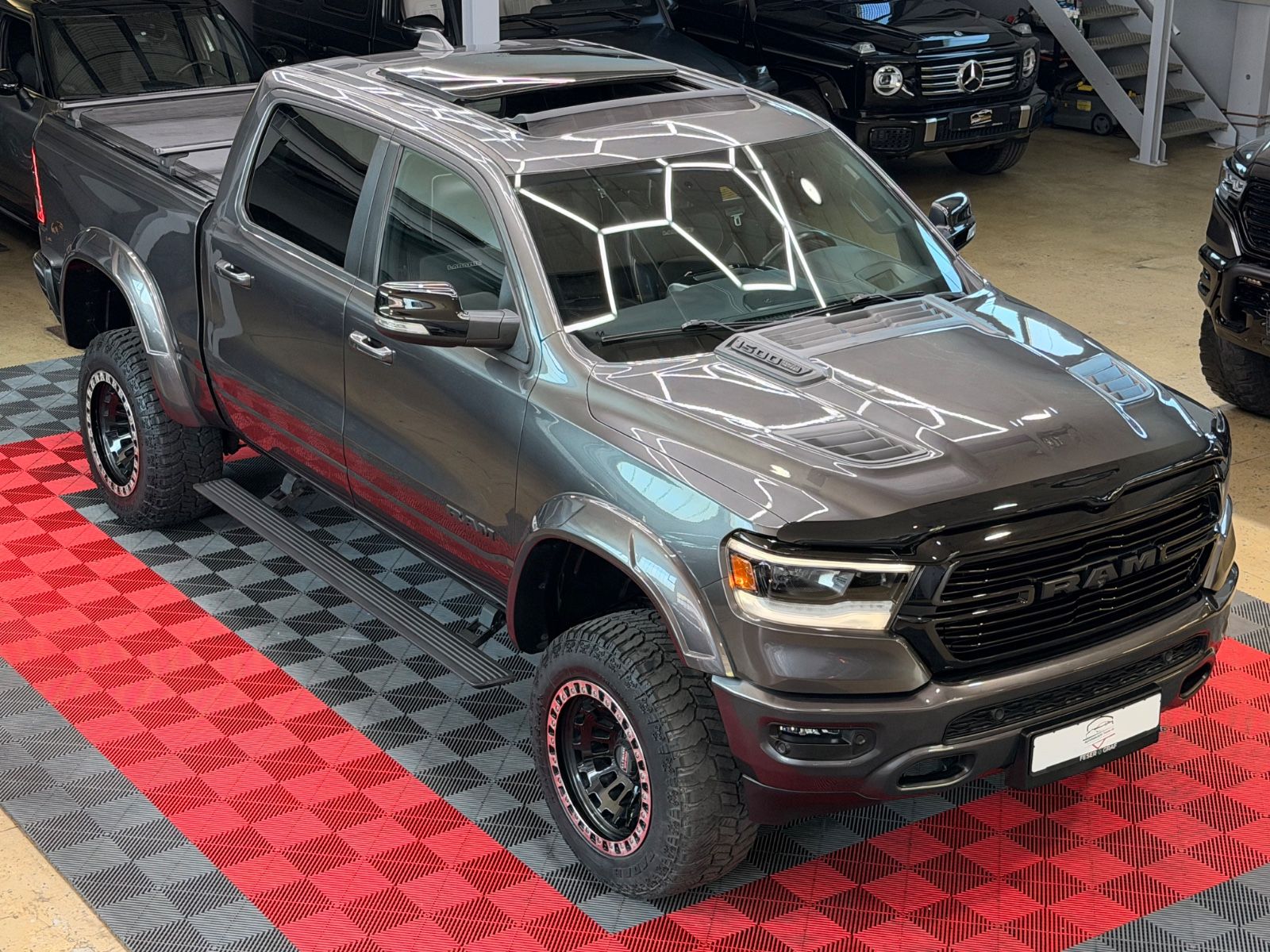 Dodge RAM 1500 5.7 4X4 LARAMIE PANO LPG MonsterTruck