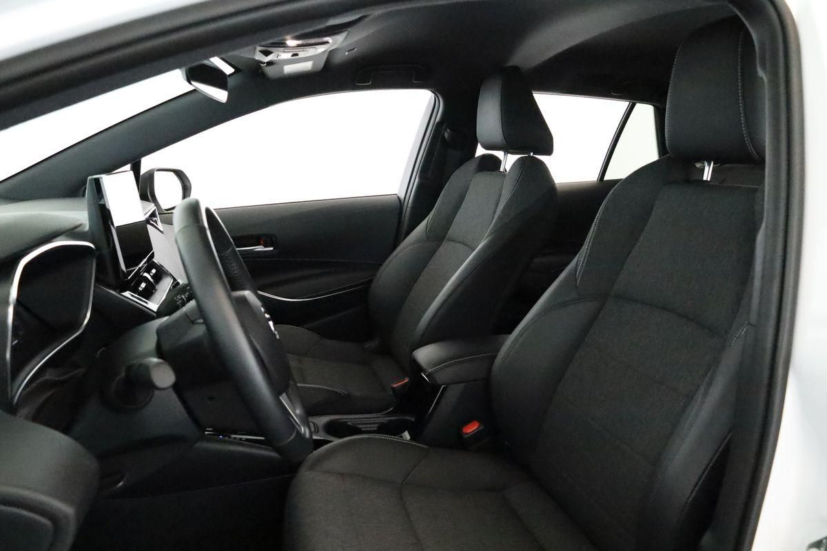 Toyota Corolla Touring Sports 1.8 CVT Team D Navi Kam