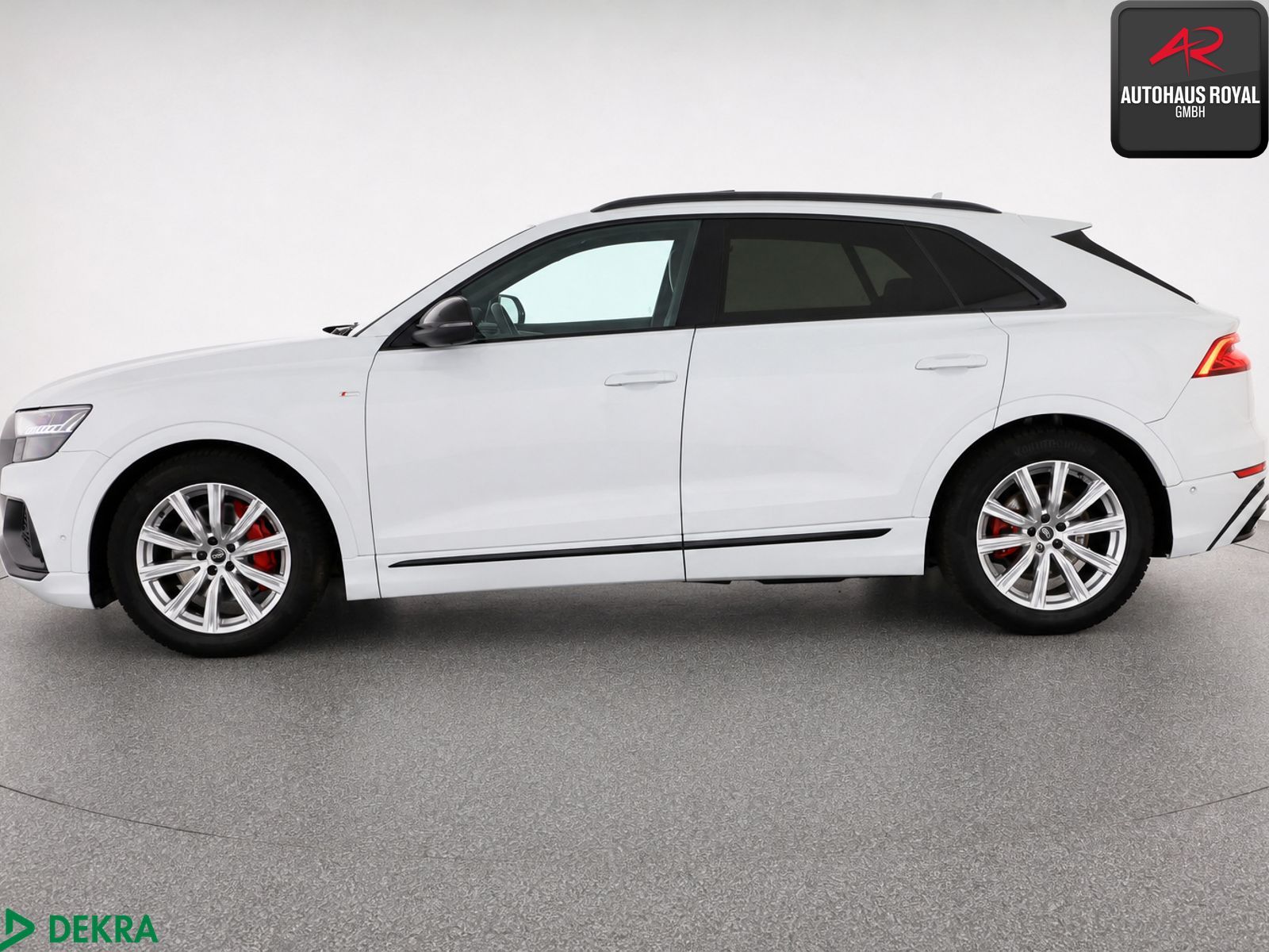 Audi Q8 55 TFSI qu 3x S Line MASSAGE,S-SITZE,B+O,AHK