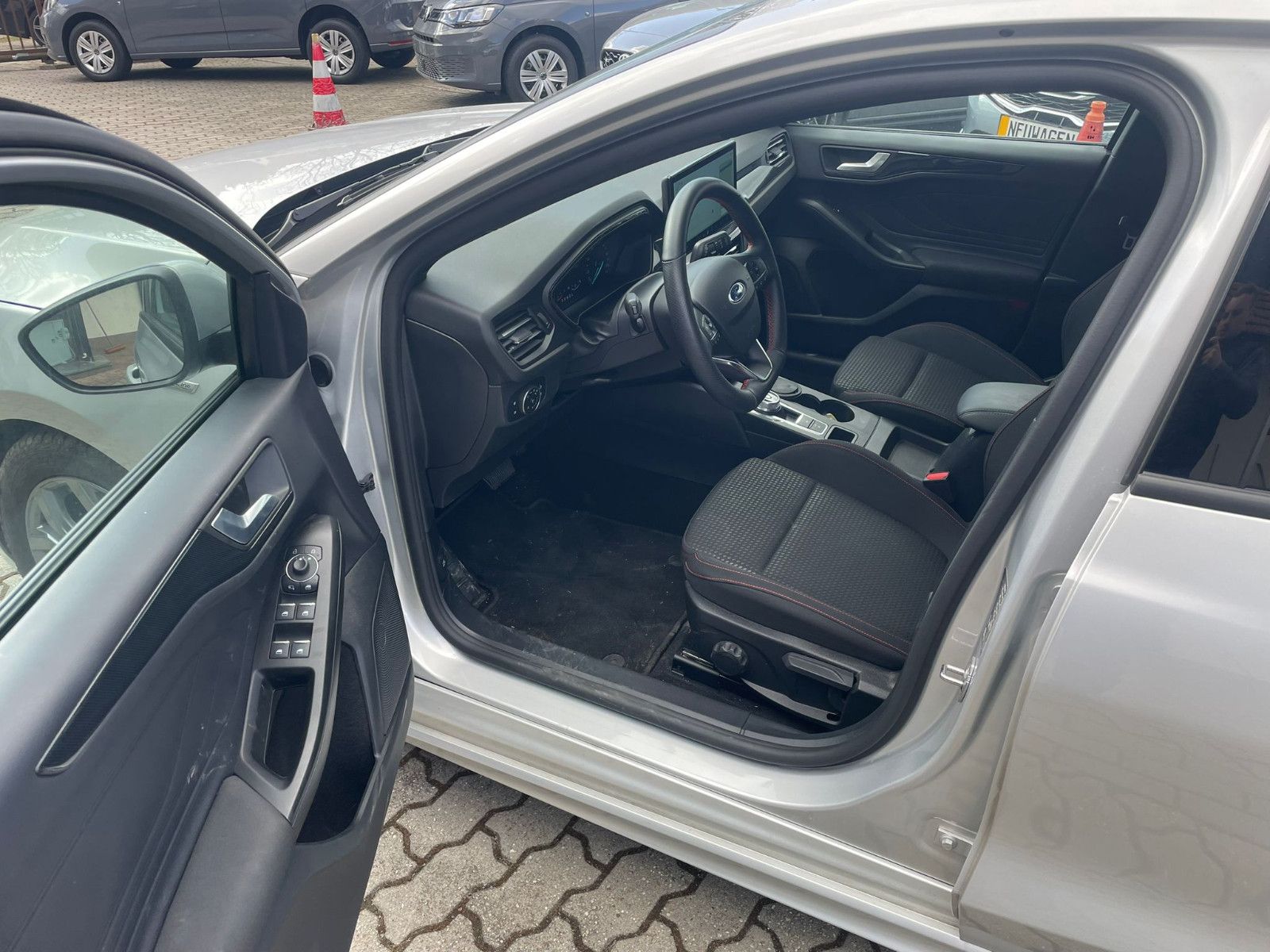 Ford Focus Turnier ST-Line 1.5 Autom,Navi,ALU,ALLWETE