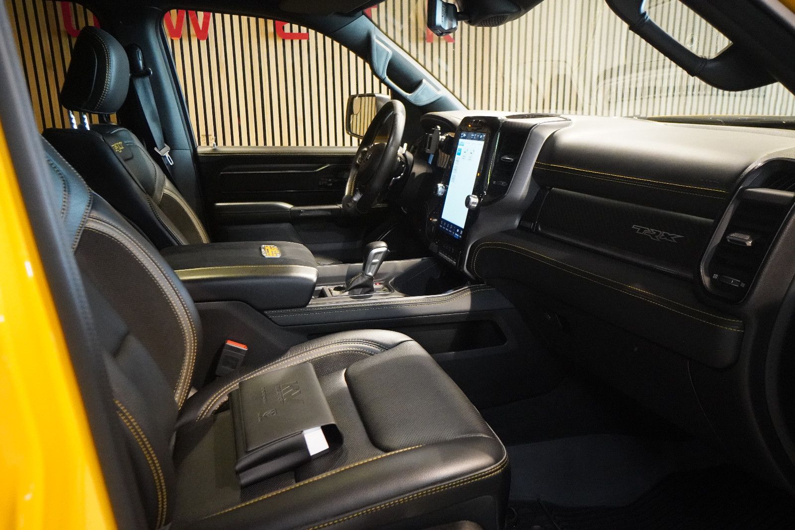 Dodge RAM 1500 TRX V8 6.2 L -Hardtop-MWST-Top Zustand