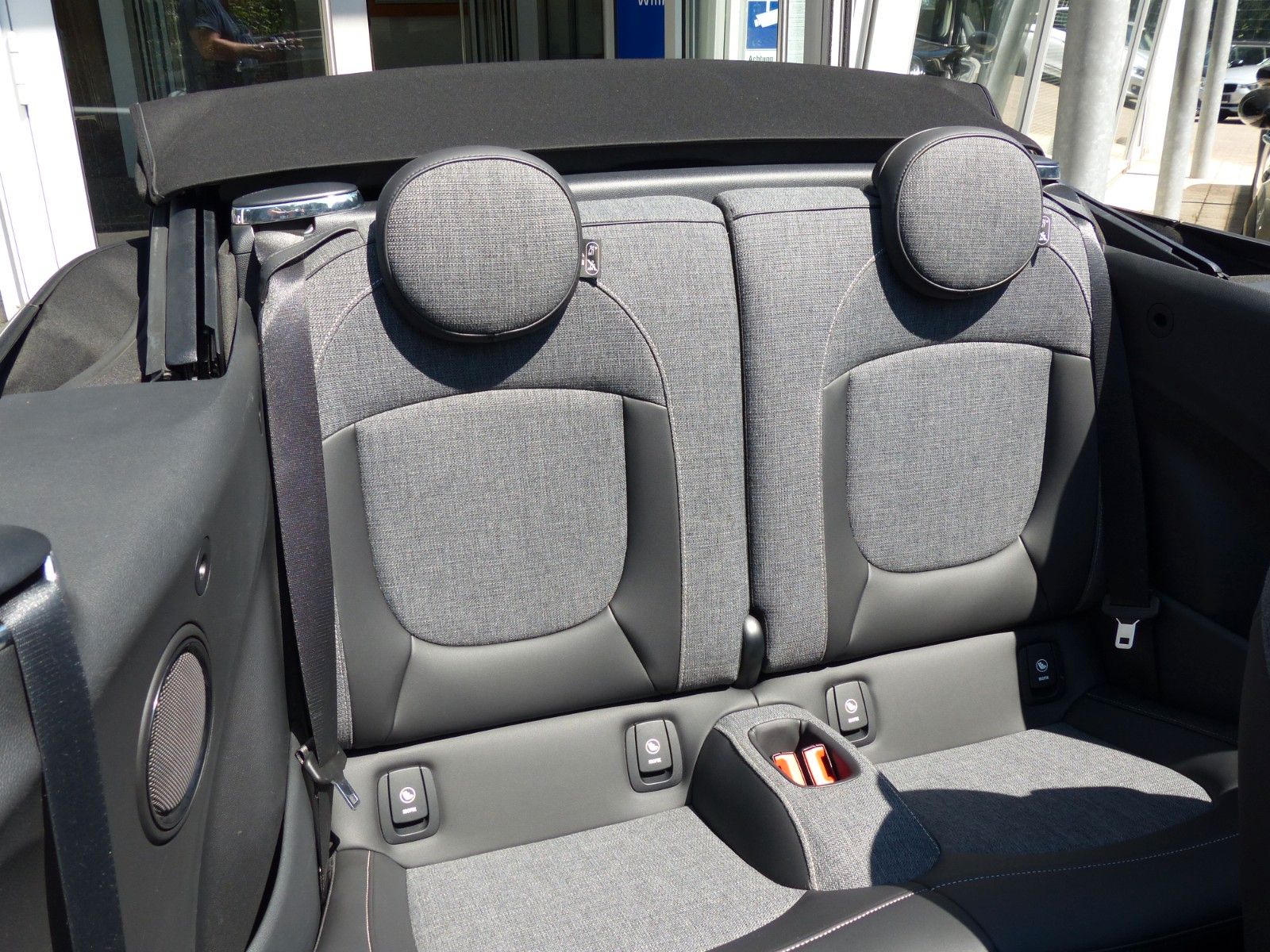MINI Cooper Cabrio Chili - Samsaru's Car Outlet