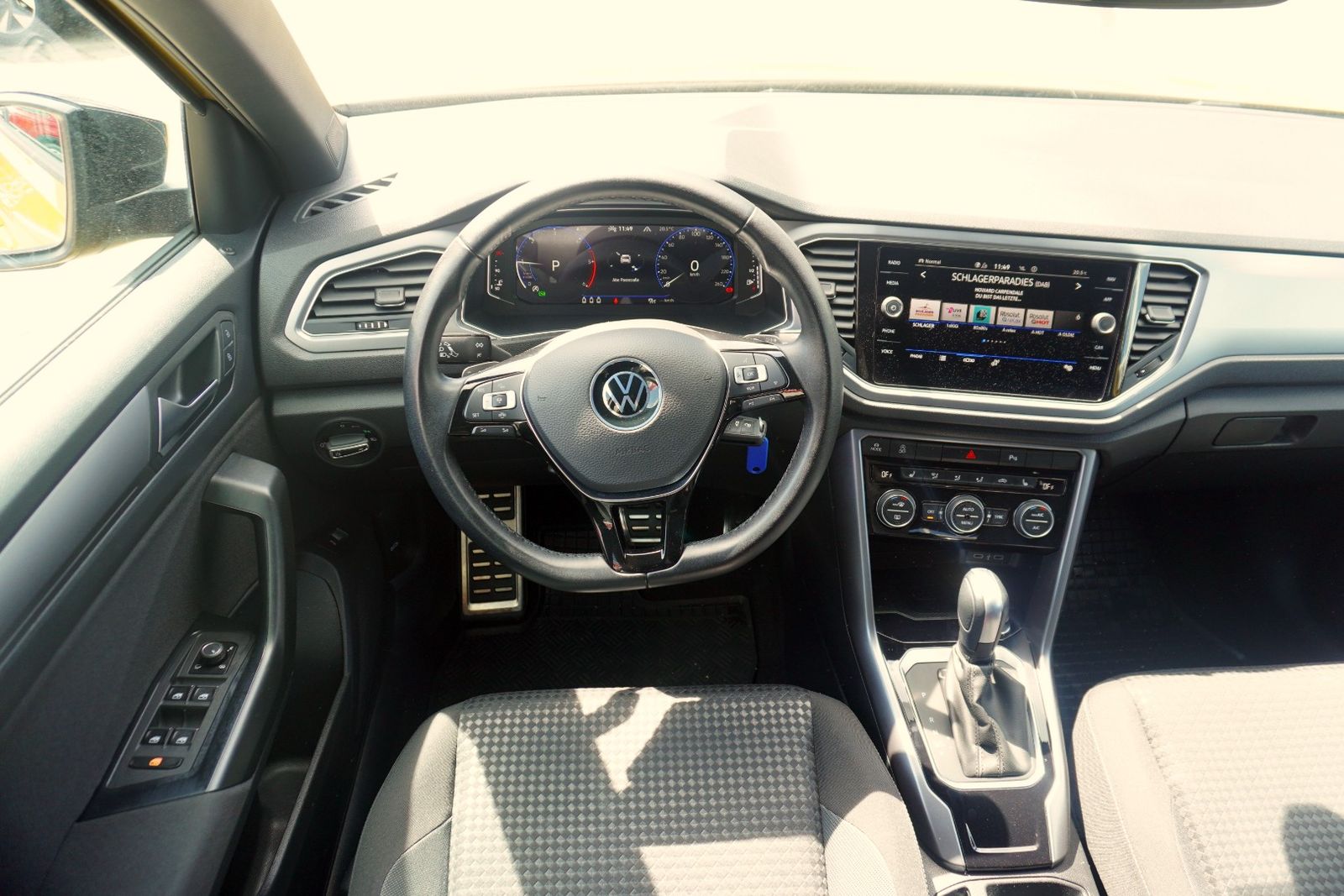 Volkswagen T-Roc 2.0 TDI Active - Samsaru's Car Outlet