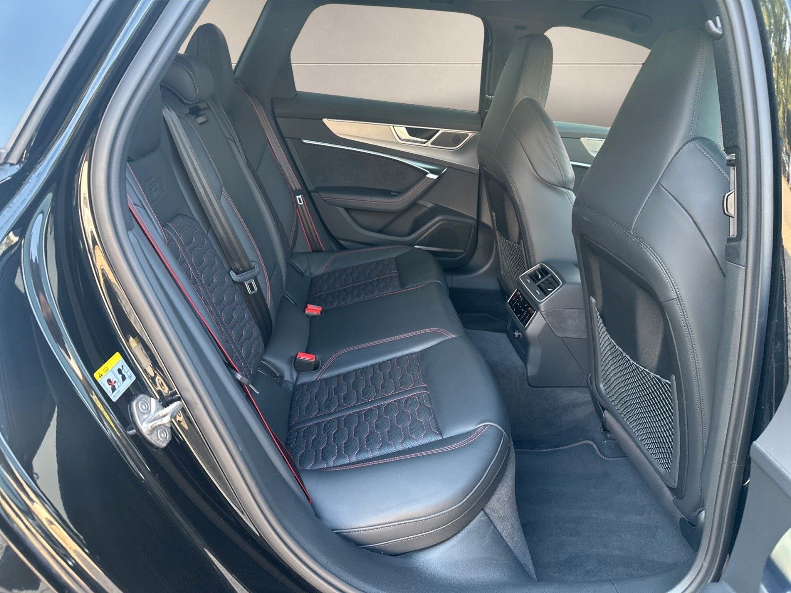 Audi RS6 Avant 4.0 TFSI quattro 22" Laser/B&O/Valcona