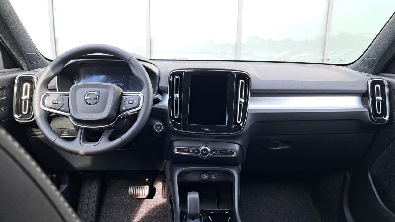 Volvo XC 40 XC40 Plus Dark B3 (P) AT7 FWD