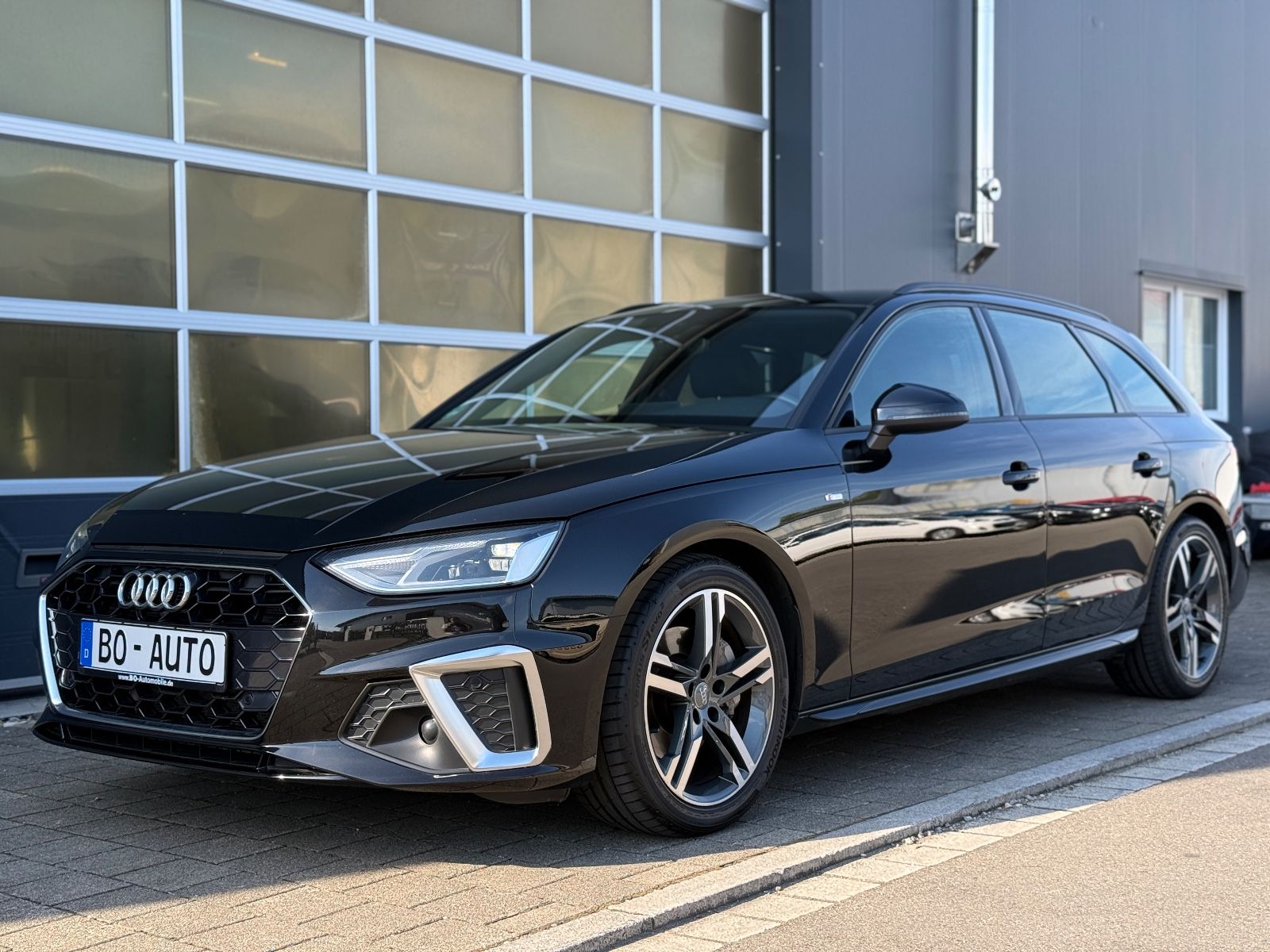 Audi A4 Avant 40 TDI S-Line - Samsaru's Car Outlet