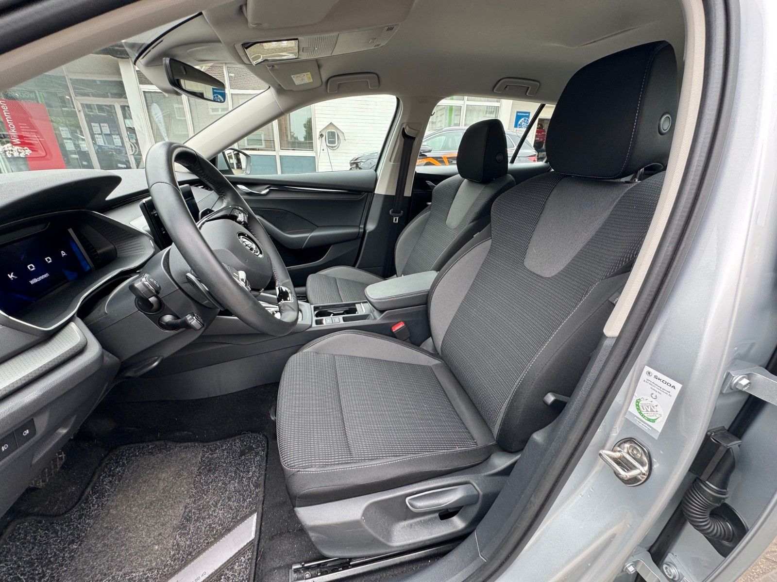 Skoda OCTAVIA COMBI AMBITION - Samsaru's Car Outlet