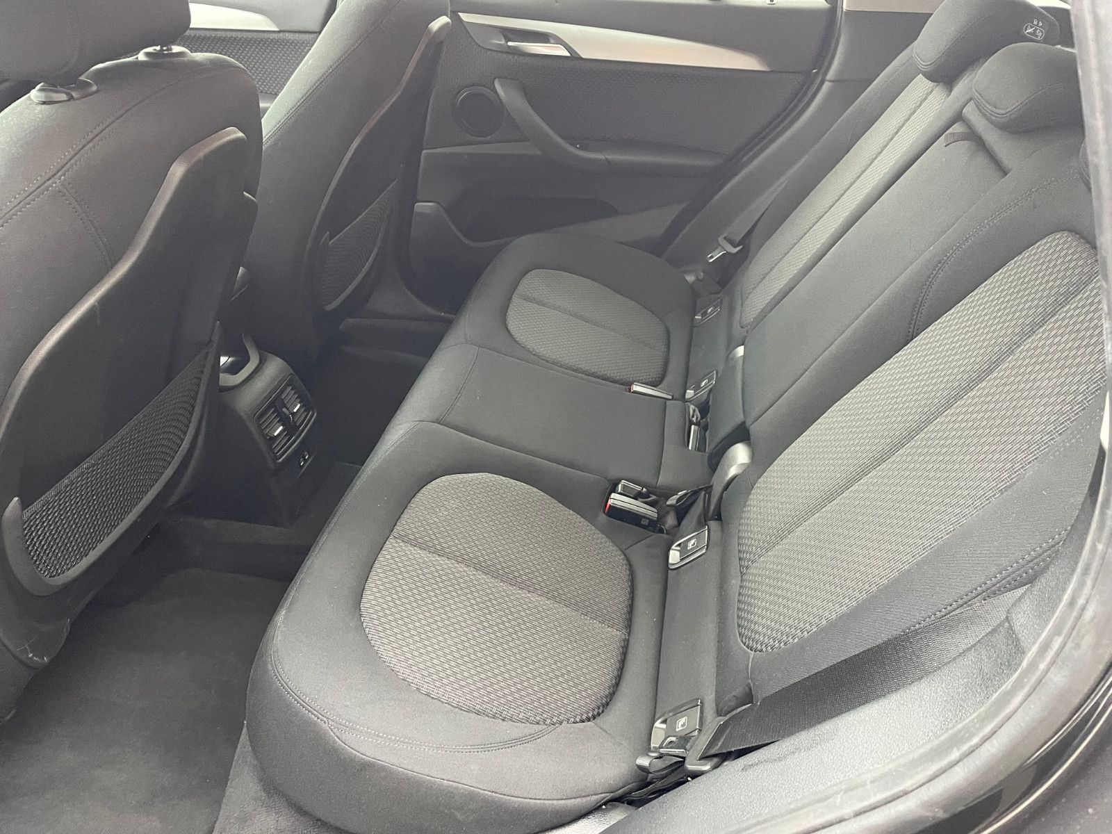 BMW X1 xDrive 25 e Advantage Automatik - Samsaru's Car Outlet