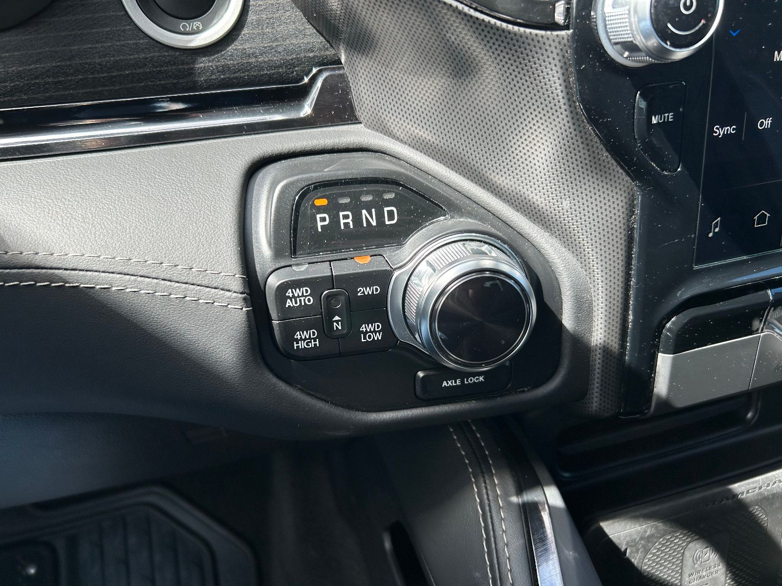 Dodge RAM 1500 Limited LPG Luft LED HUD  Retrax dt.Fzg