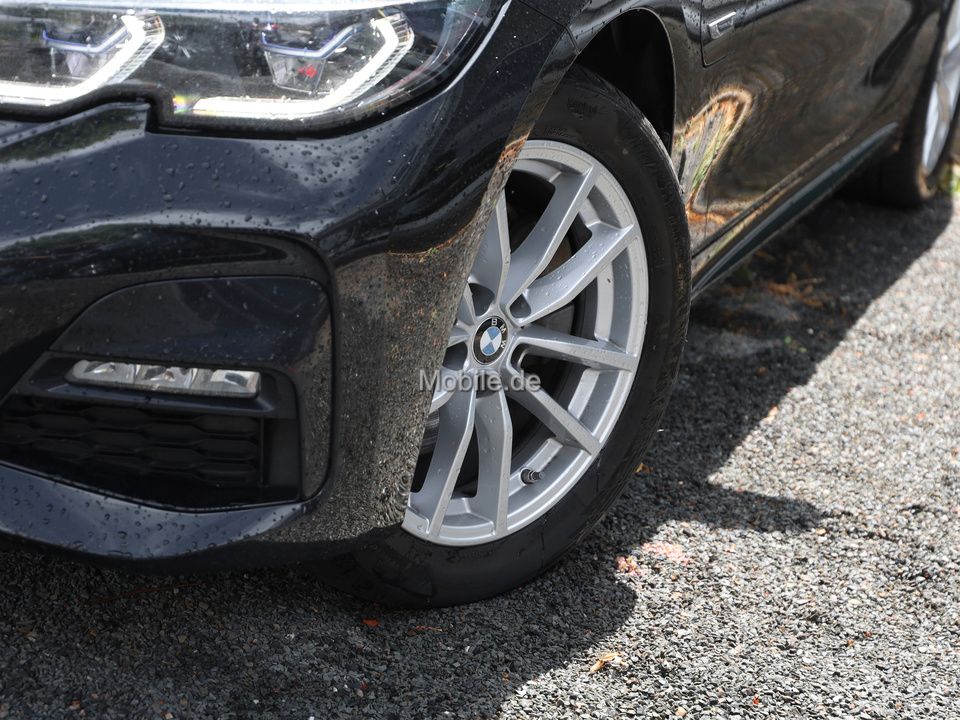 BMW 320e Touring M Sport - Samsaru's Car Outlet
