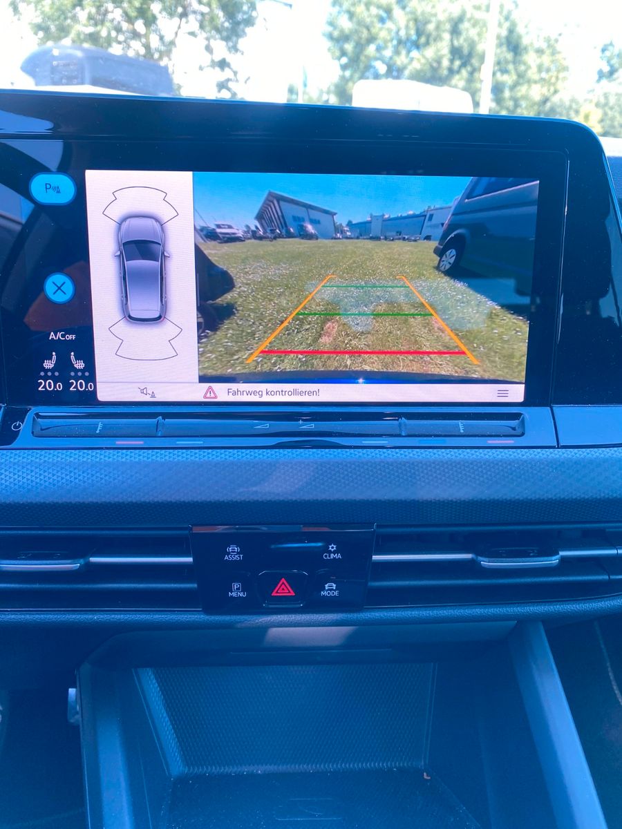 Volkswagen Golf VIII Lim. Active - Samsaru's Car Outlet