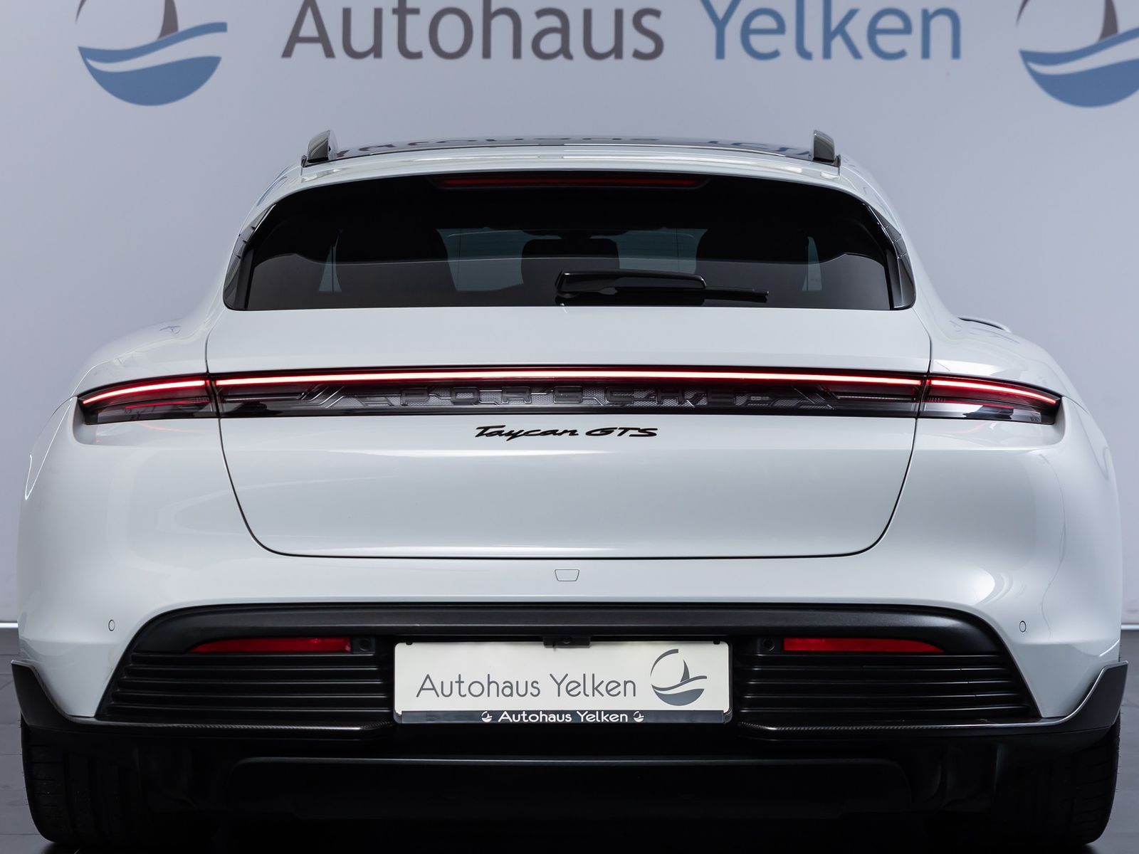 Porsche Taycan GTS Sport Turismo SPORTDESIGN CARBON*PANO