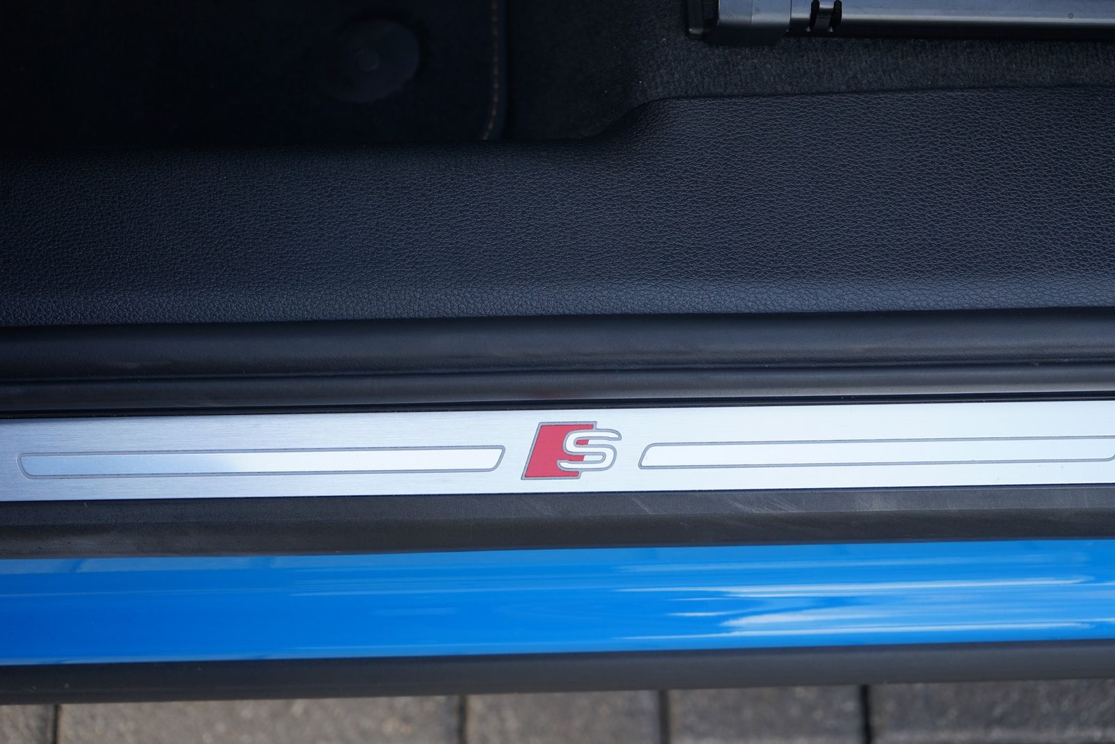Audi Q3 35 2.0 TDI quattro S line - Samsaru's Car Outlet