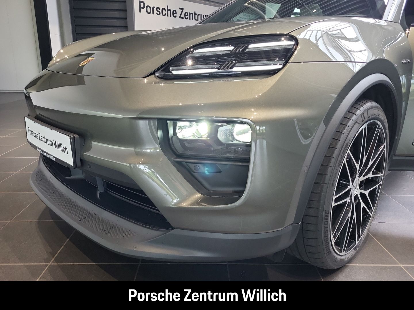 Porsche Macan 4 Surround-View LED-Matrix InnoDrive