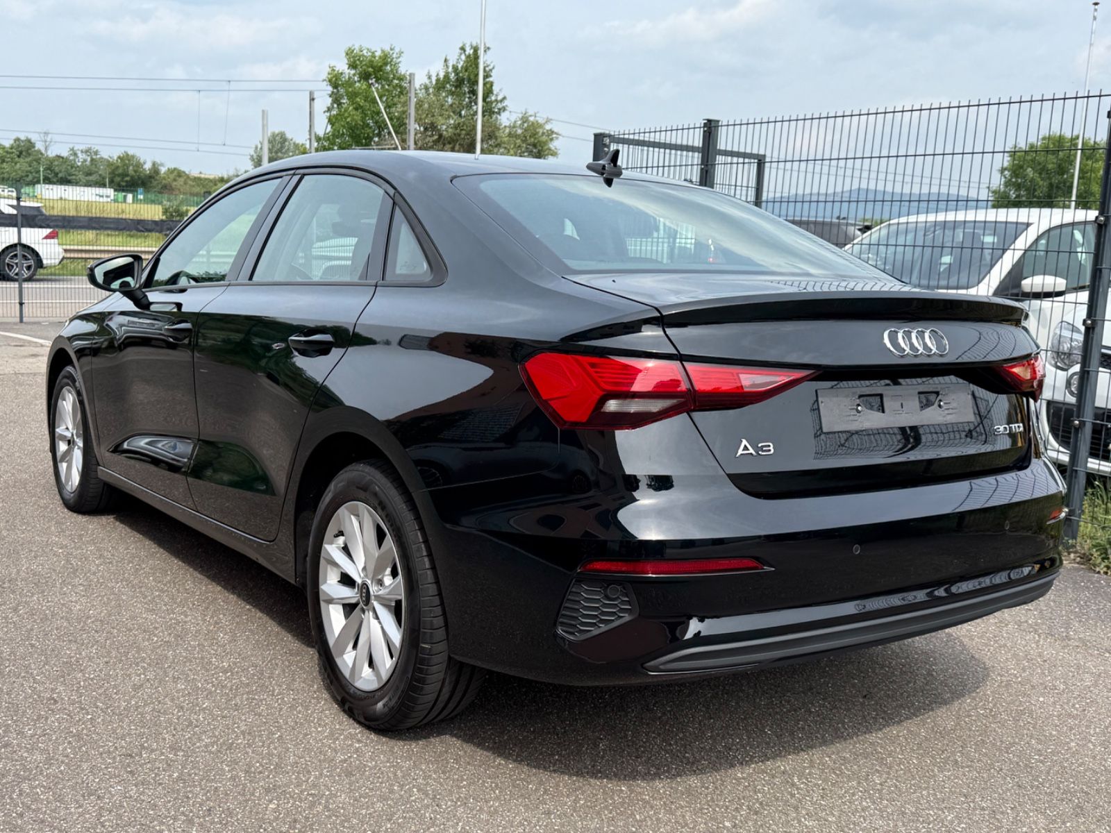 Audi A3 Limousine 30 TDI basis - Samsaru's Car Outlet