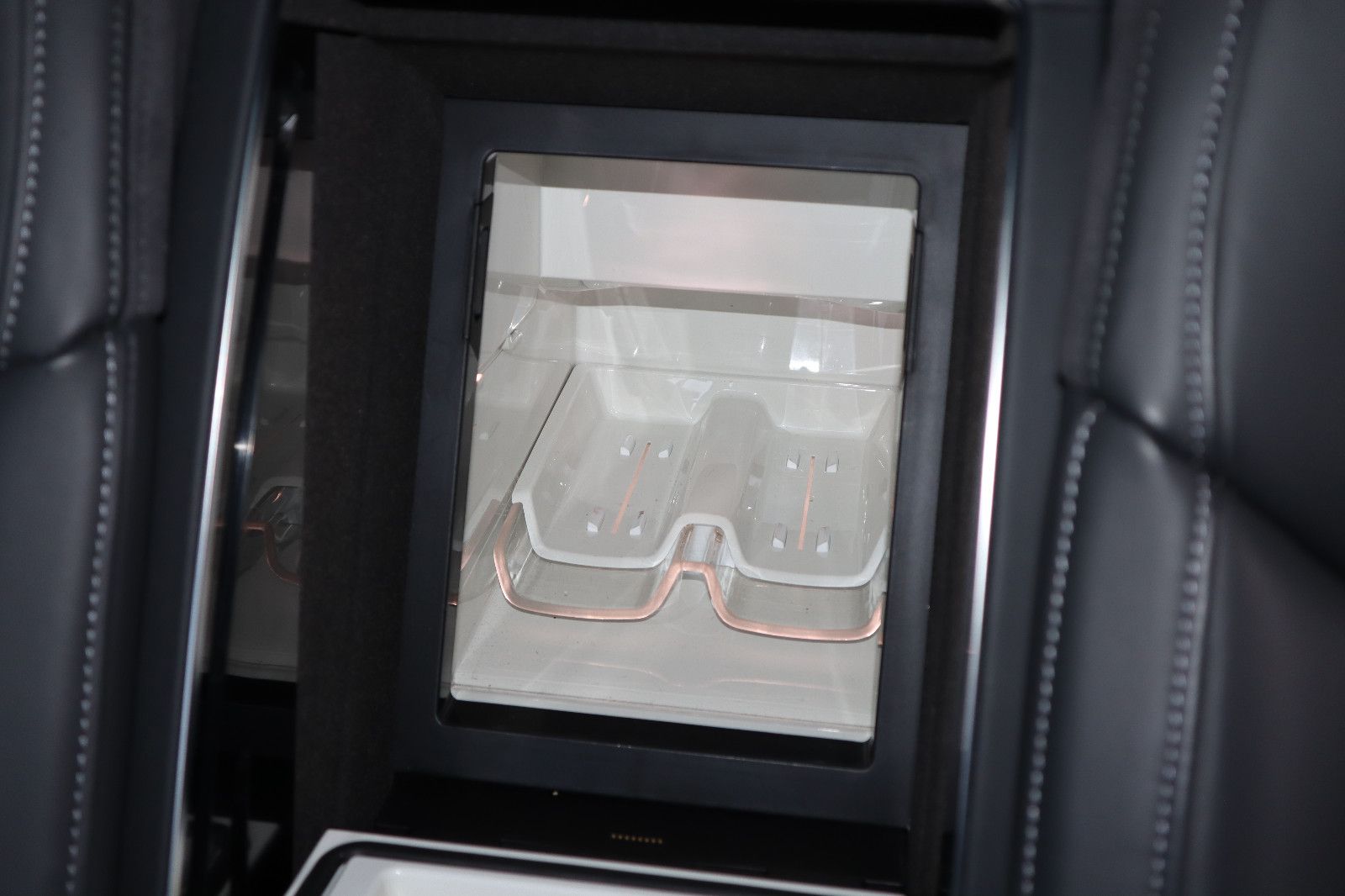 Audi A8L 60 TFSI e lang exclusive S-Line - Samsaru's Car Outlet