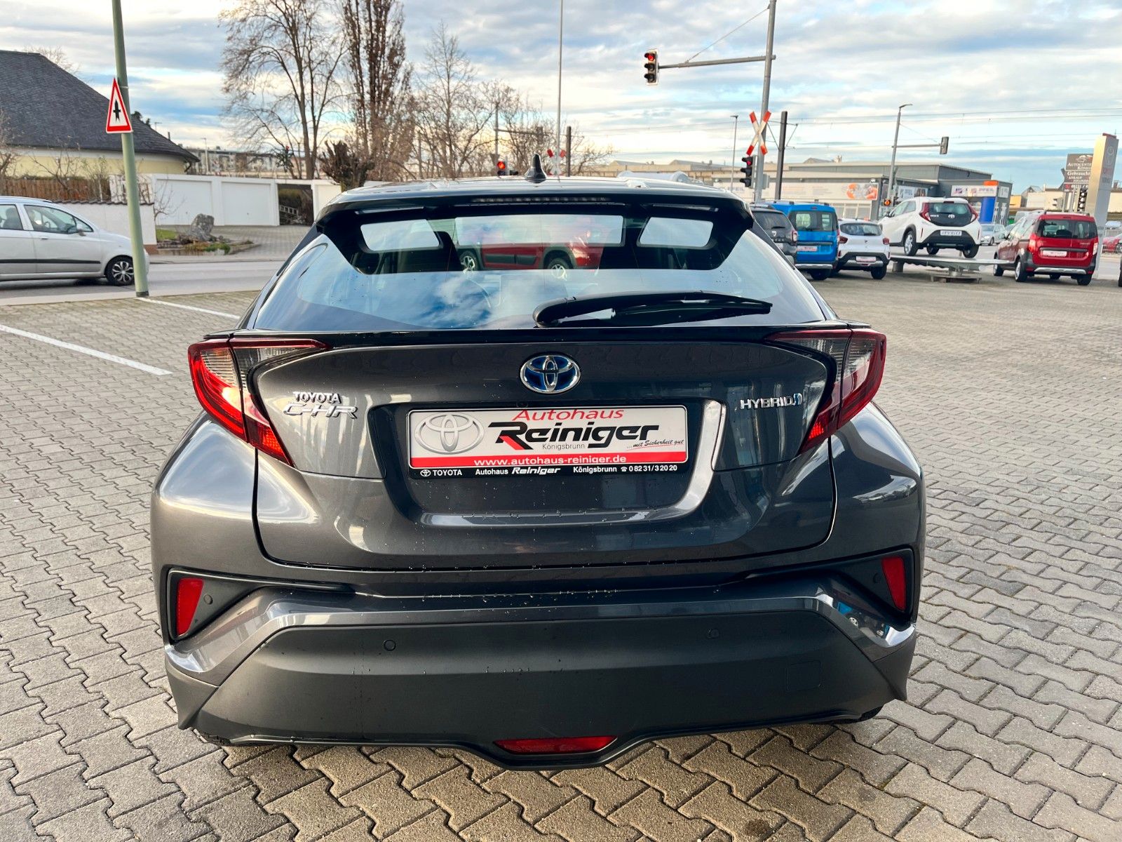 Toyota C-HR 1.8l VVT-i Hybrid - Samsaru's Car Outlet