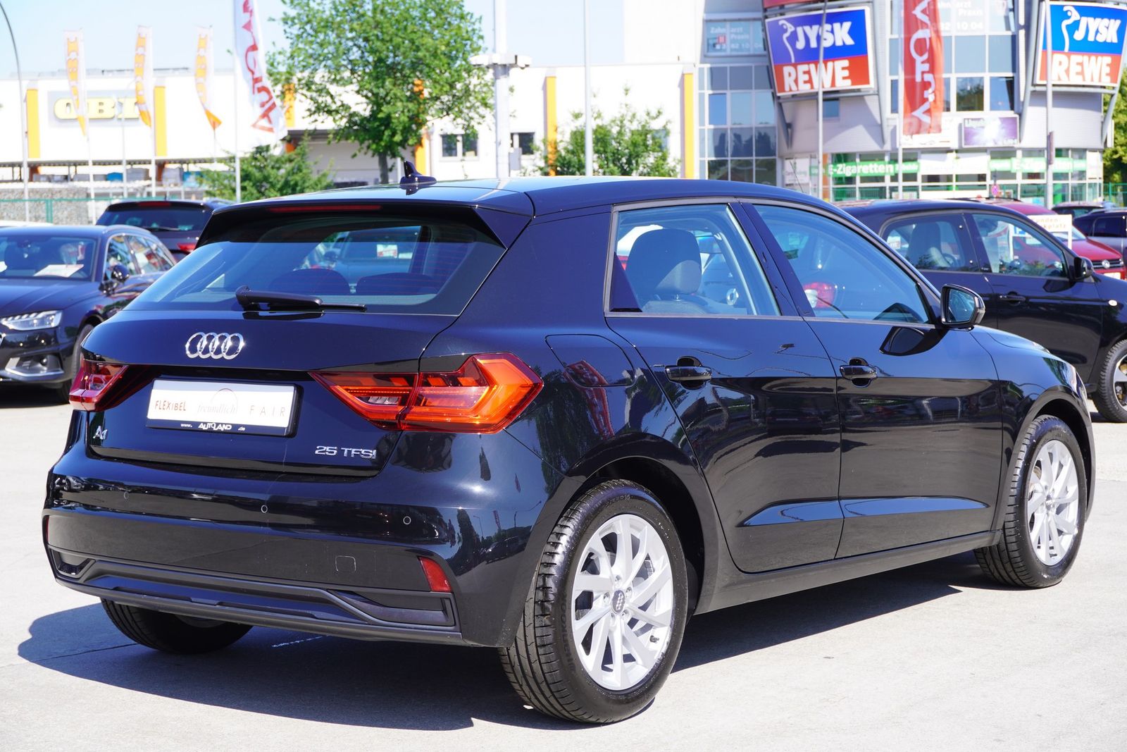 Audi A1 25 TFSI Sportback S-tronic - Samsaru's Car Outlet