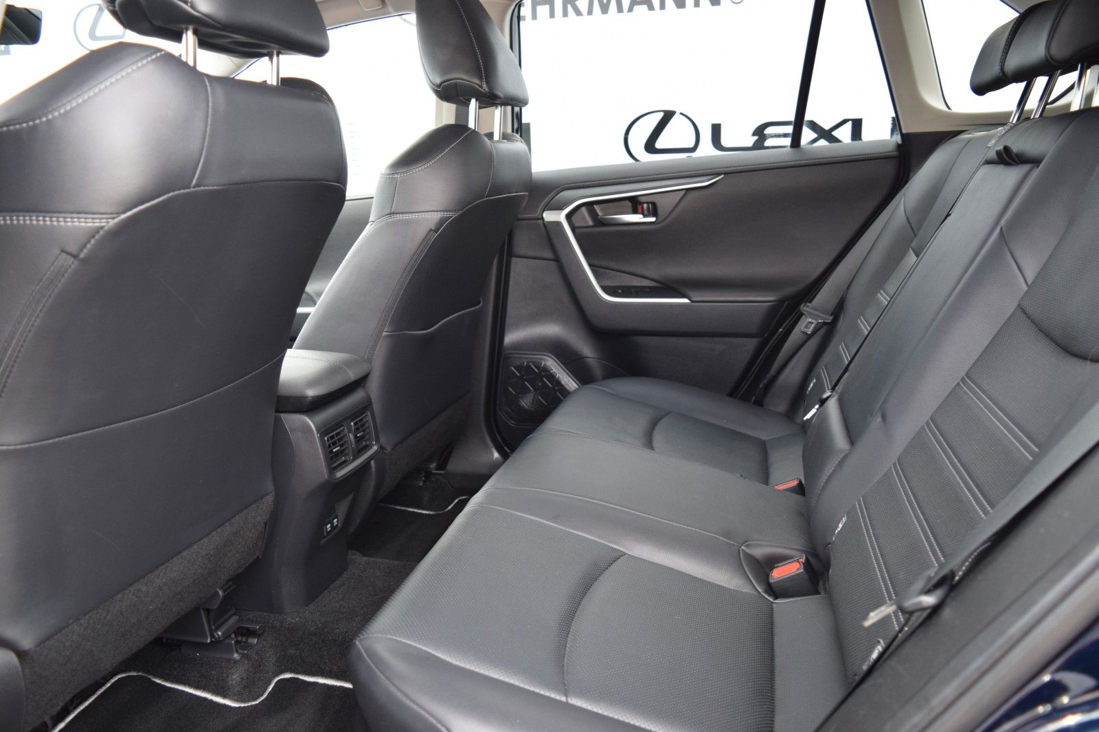 Toyota RAV 4 RAV4 Hybrid 4x2 Lounge - Samsaru's Car Outlet