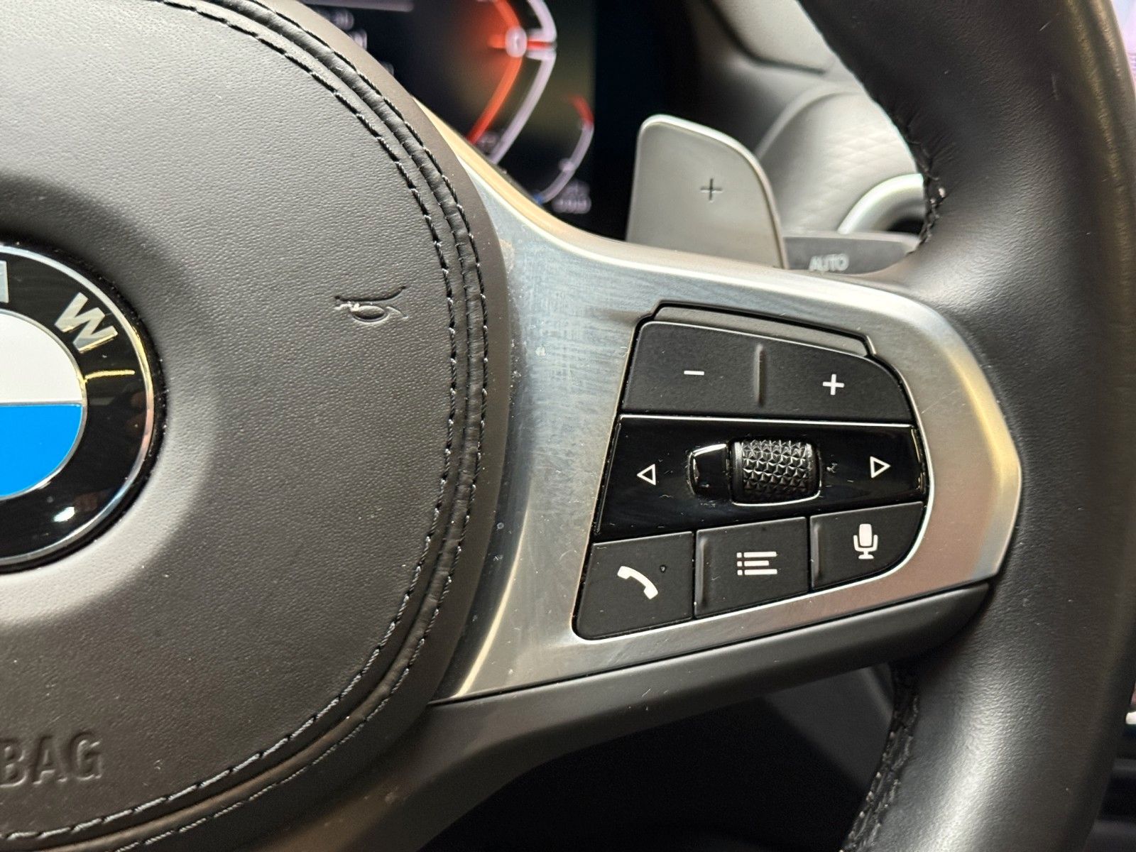 BMW X4 xDrive 30d M Sport ACC AHK HiFi LED PANO 3-ZK
