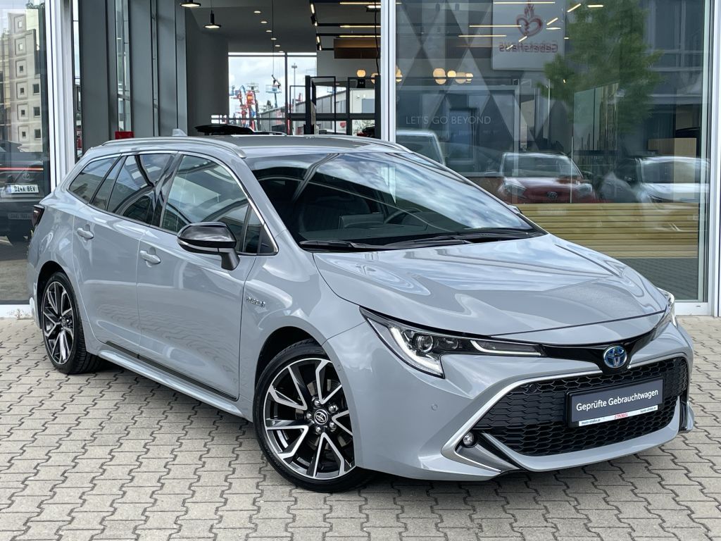 Toyota Corolla 2.0 Hybrid Touring Sports Lounge - Samsaru's Car Outlet