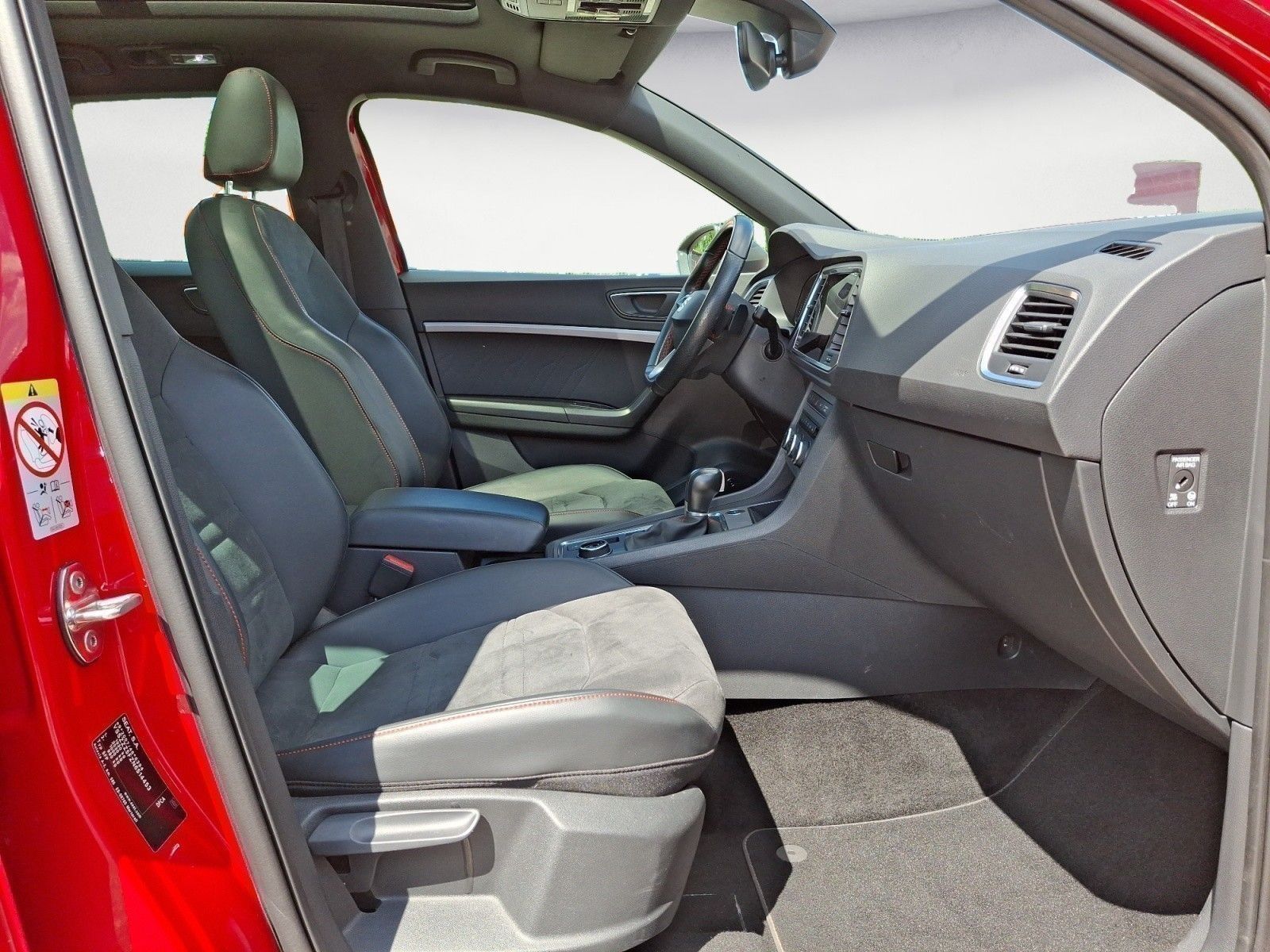 Seat Ateca 1,5 TSI DSG FR AHK*SHZ*PANO*ACC*NAVI*KAMER