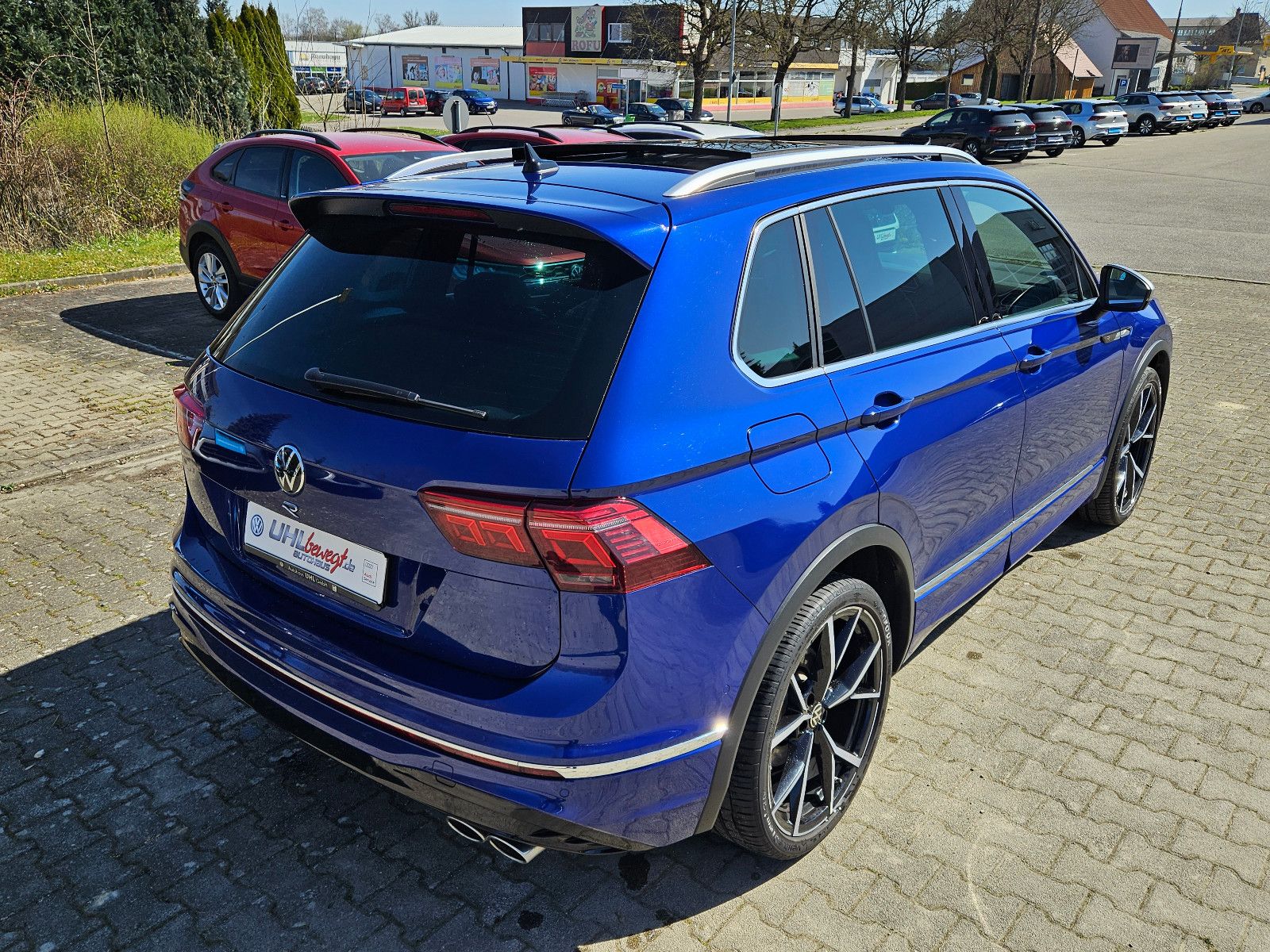 Volkswagen Tiguan R 4Motion - Samsaru's Car Outlet