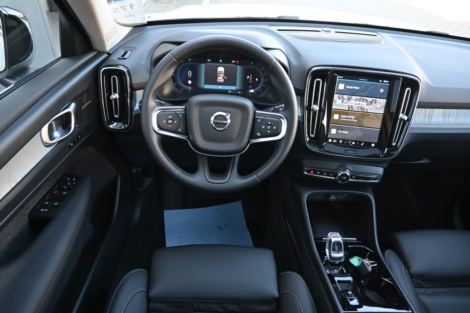 Volvo XC40 B4 Dark*FSHZG*360°*PANO*ACC*AHK*PIXEL