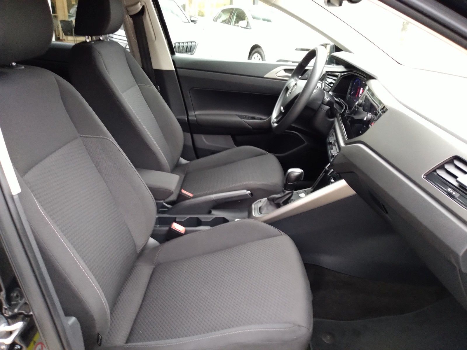 Volkswagen Polo 1.0 TSI DSG Comfortline - Samsaru's Car Outlet