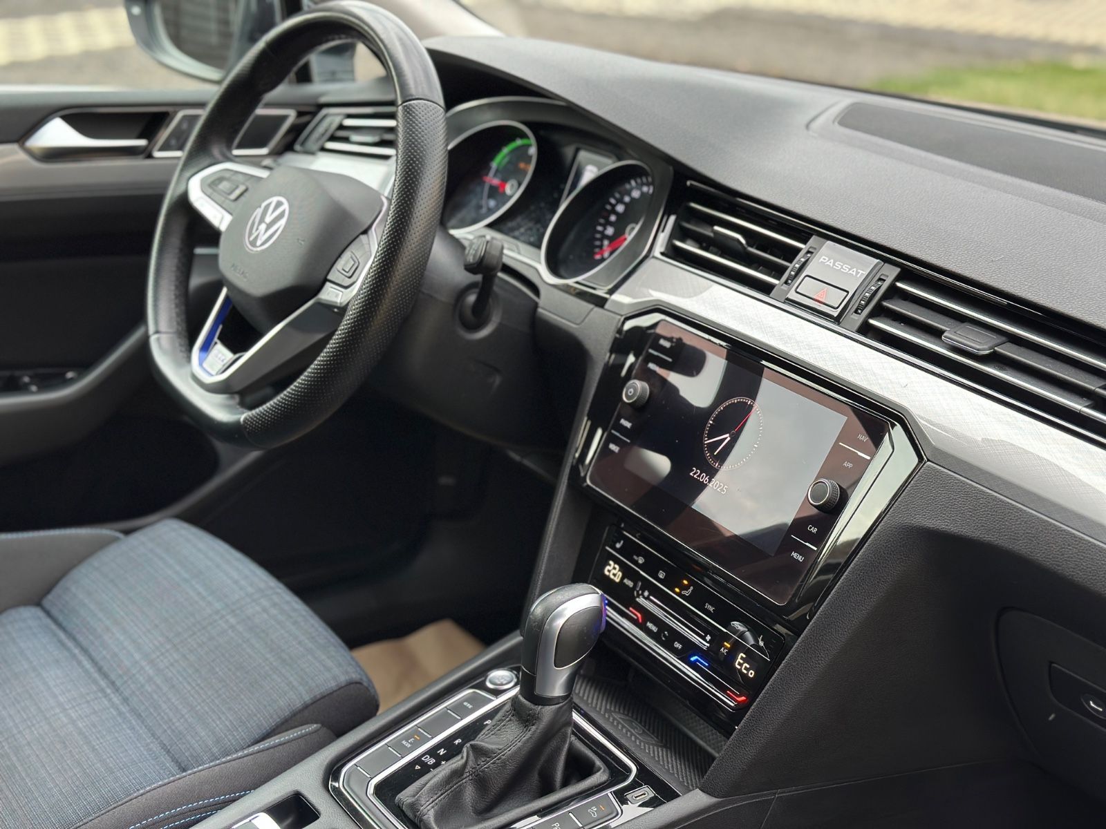 Volkswagen Passat Variant GTE 1.4 TSI Hybrid - Samsaru's Car Outlet