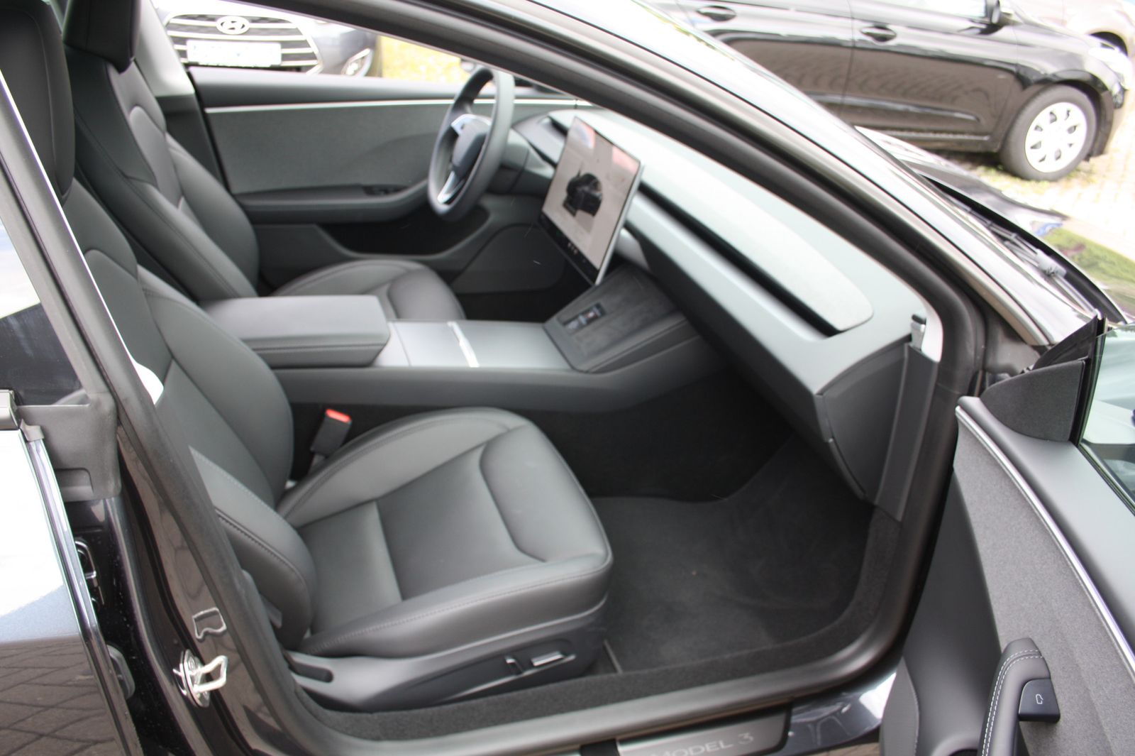 Tesla Model 3 HIGHLAND SR RWD PANORAMA 1.HAND