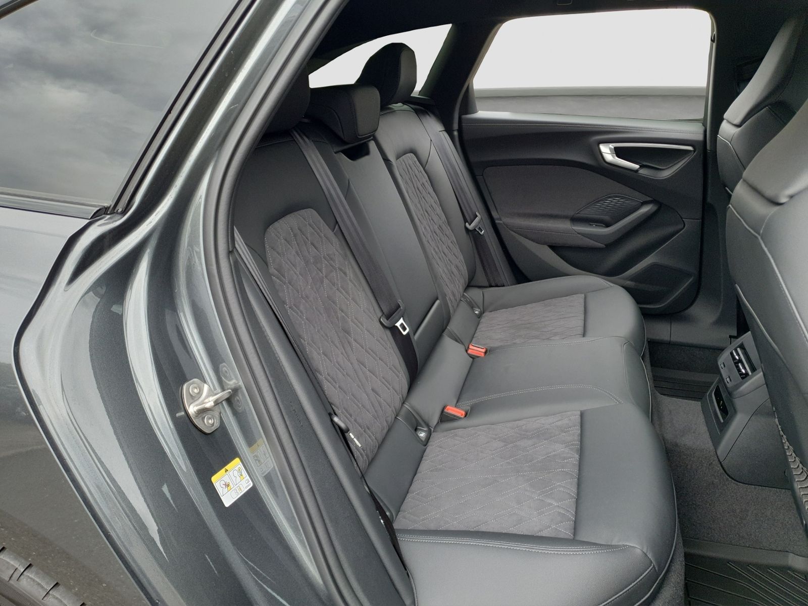 Audi A5 Avant 2,0TDI qu.S LINE*STANDH*AHK*MATRIX*TECH