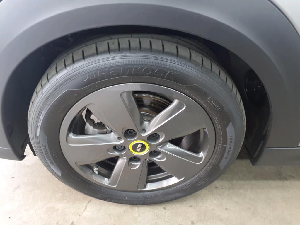 MINI Cooper SE Essential Trim - Samsaru's Car Outlet