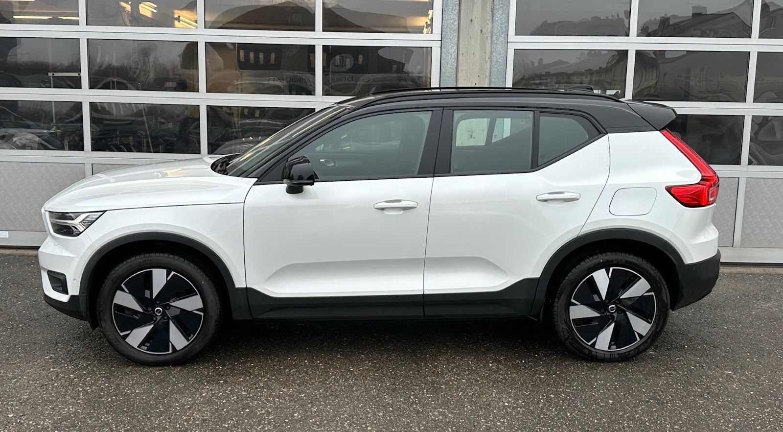 Volvo XC40 Twin Pro Recharge Pure Electric AWD