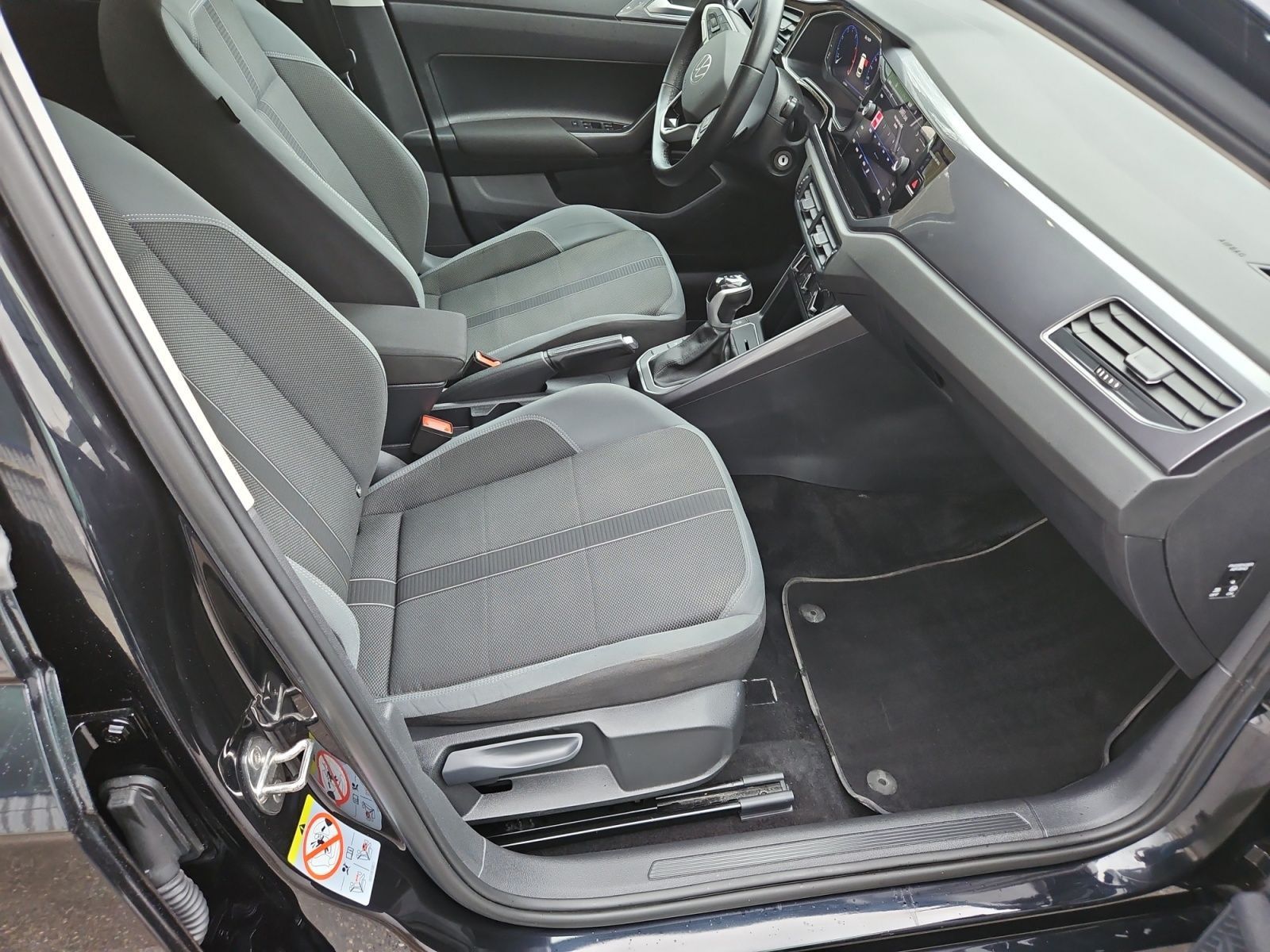 Volkswagen Polo 1.0 TSI Style DSG - Samsaru's Car Outlet