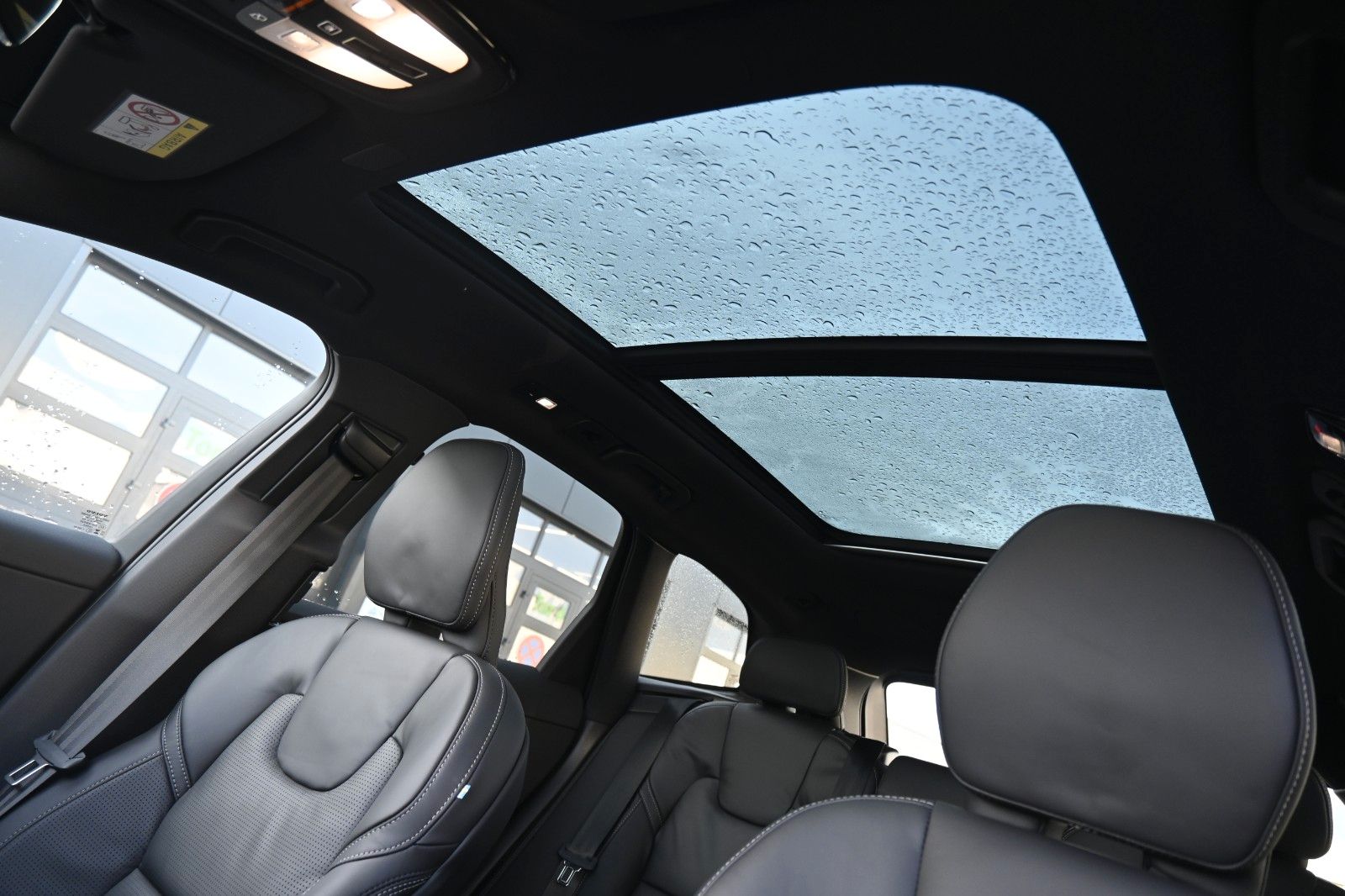 Volvo XC60 B5 B AWD Ultra Black Edition*LUFT*360°*ACC