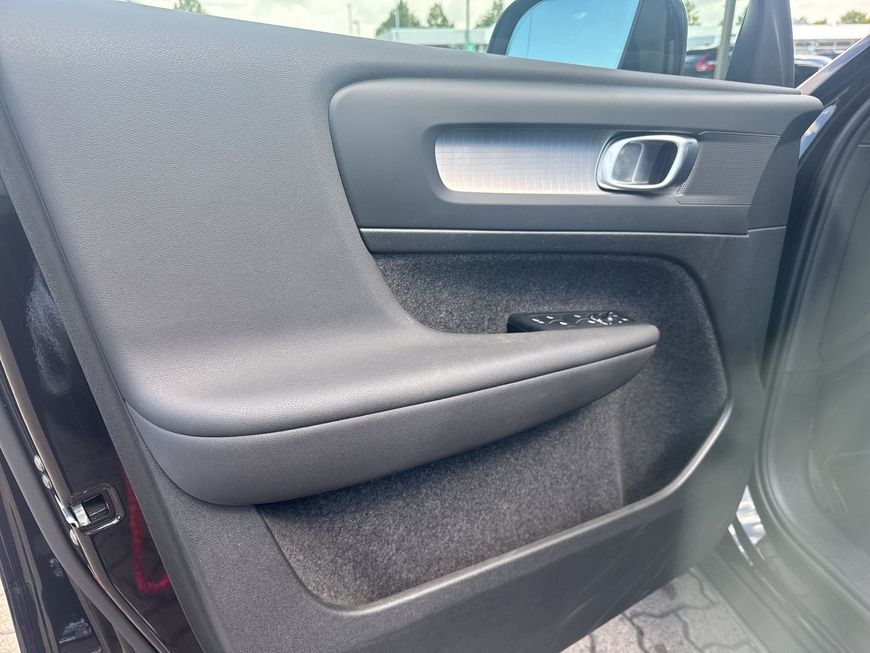 Volvo XC40 B3 B DKG Core AHK LED WINTER MET