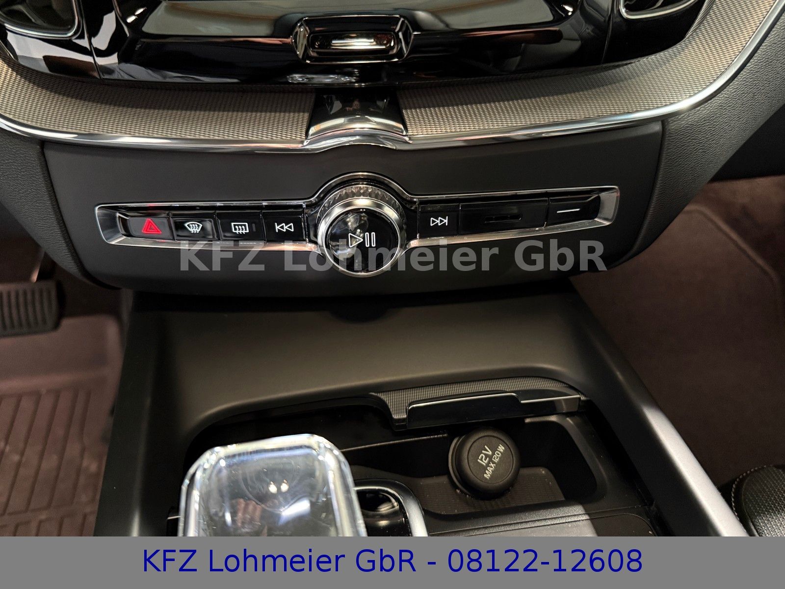 Volvo XC60 R Design Recharge Plug-In Hybrid AWD *Voll*