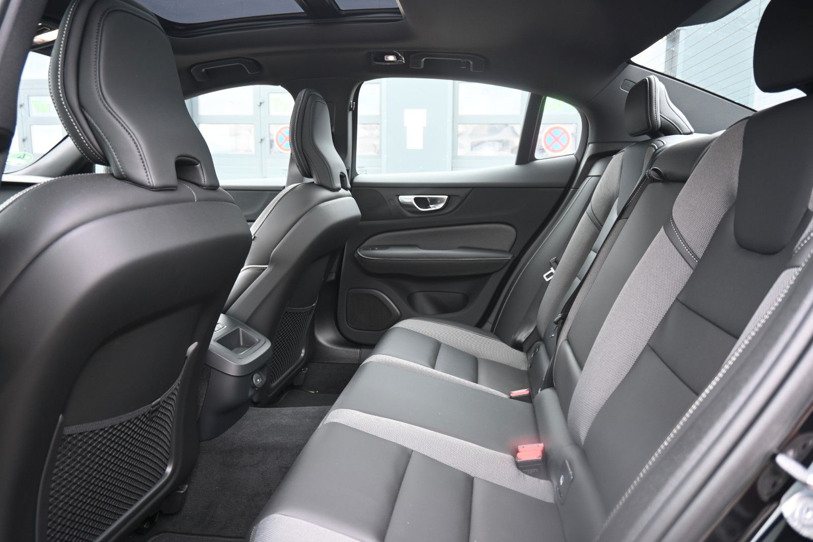 Volvo S60 B4 Benzin Plus Dark'STHZG*360°*PANO*