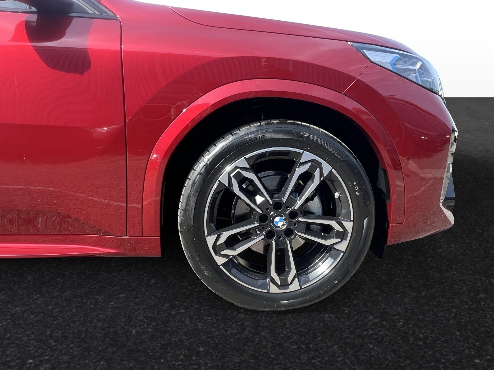 BMW iX2 eDrive20 Inkl. € 1.190 Zubehörbonus*|M Sport