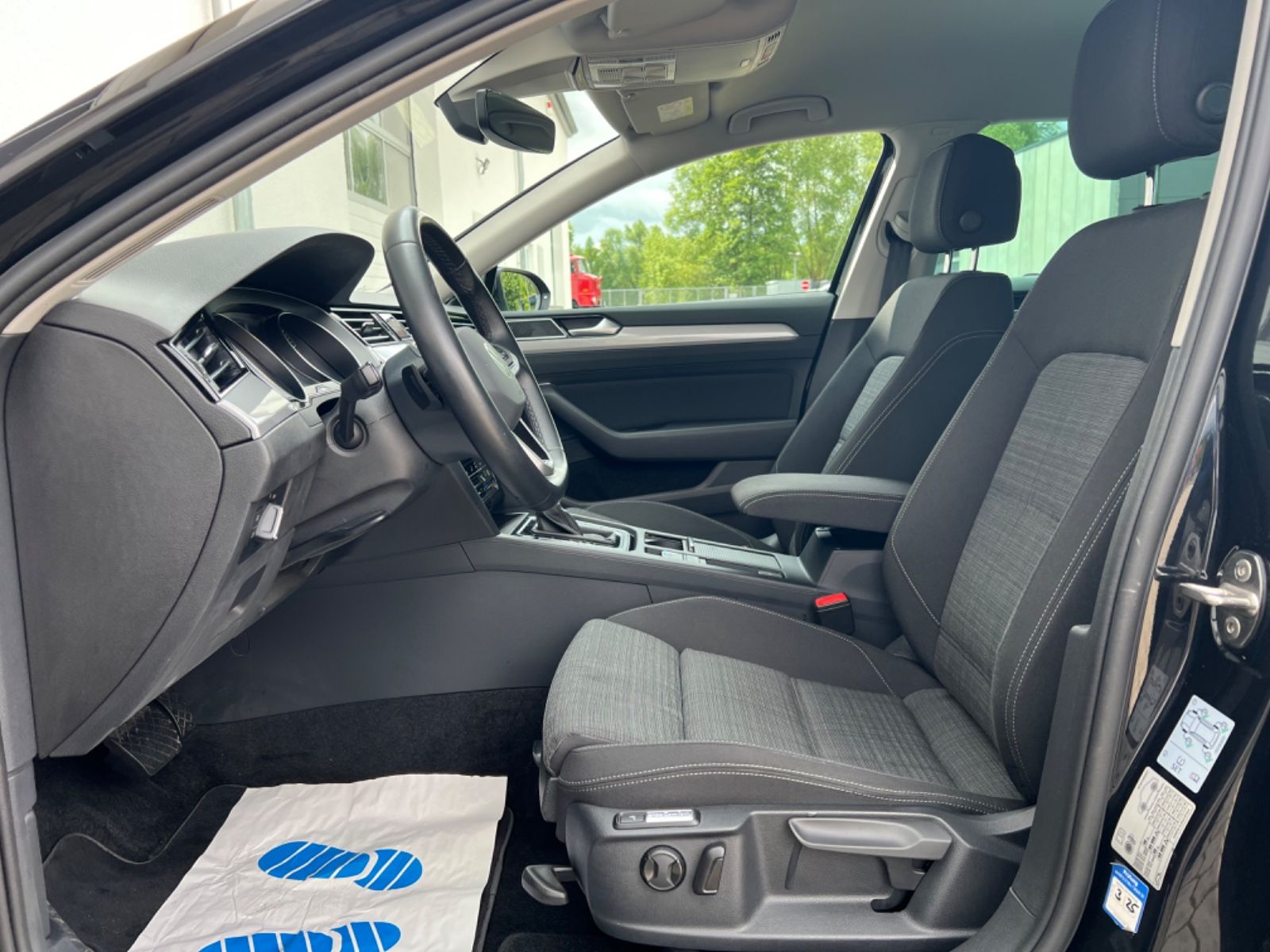 Volkswagen Passat 2.0 TDI - Samsaru's Car Outlet