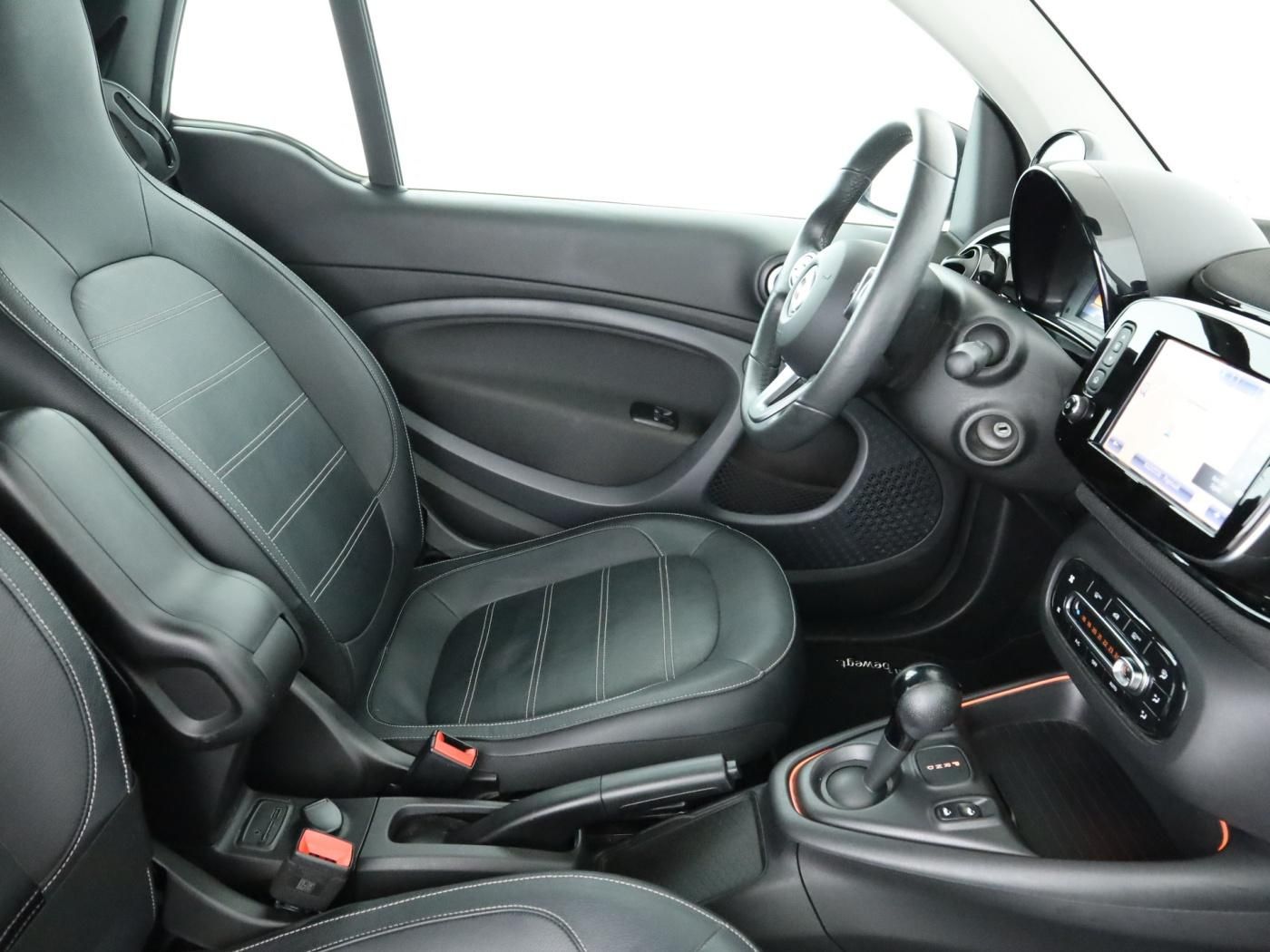 Smart fortwo EQ cabrio prime - Samsaru's Car Outlet