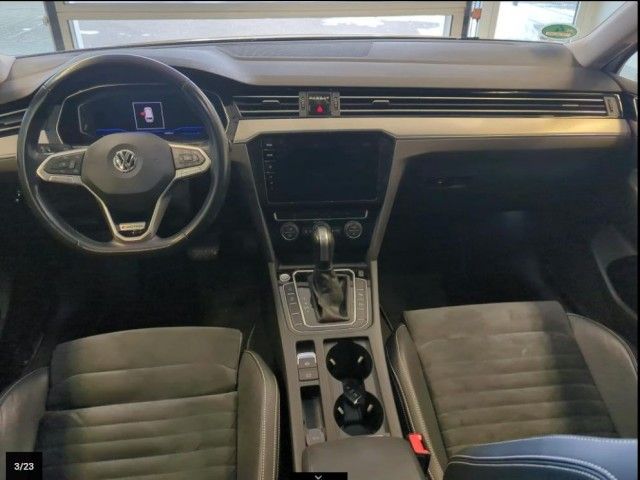Volkswagen Passat Elegance 4Motion/AHK/Pano/Standhz/Kam/LHZ