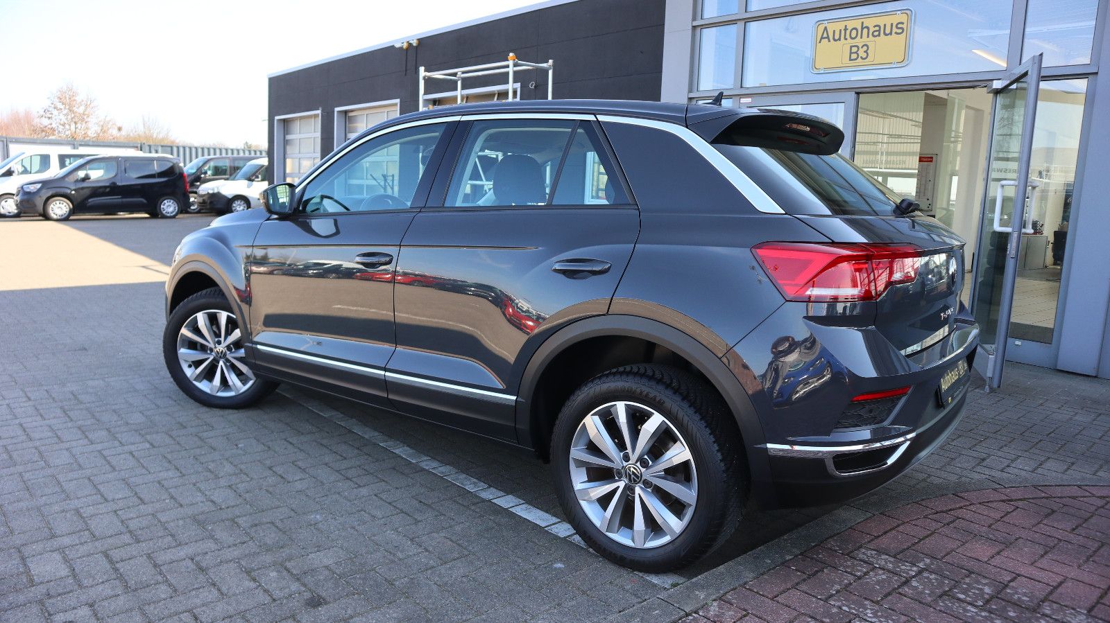 Volkswagen T-Roc Style 2.0 TDI - Samsaru's Car Outlet