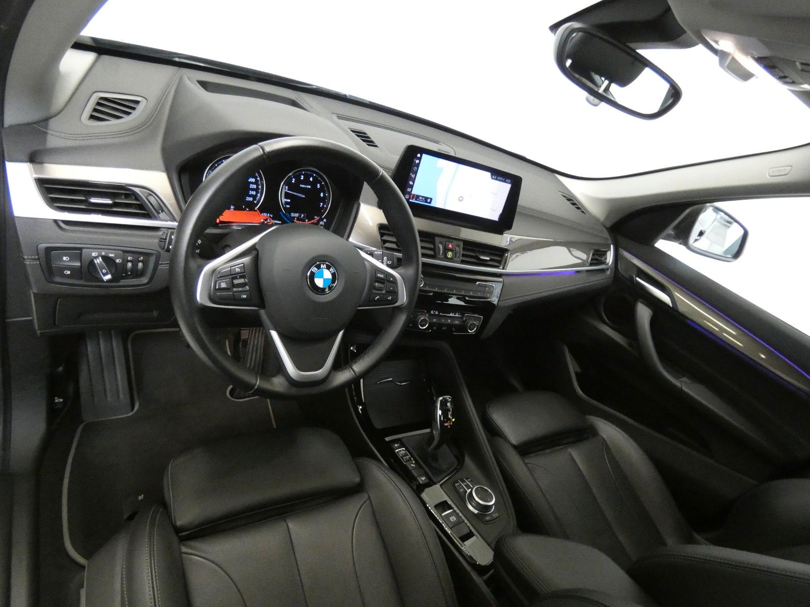 BMW X1 xDrive 20 i xLine - Samsaru's Car Outlet